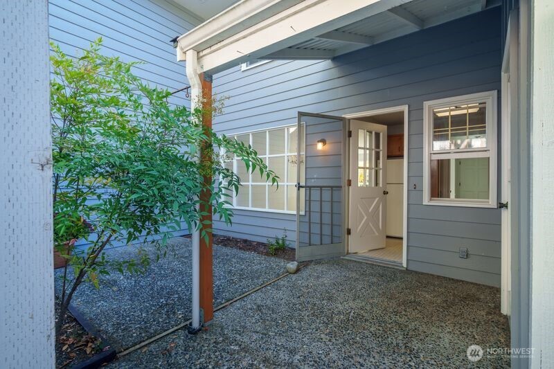 1420 Bellevue Way 8 Property Photo 22