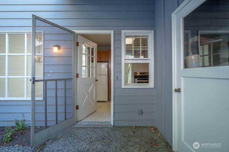 1420 Bellevue Way 8 Property Photo 23