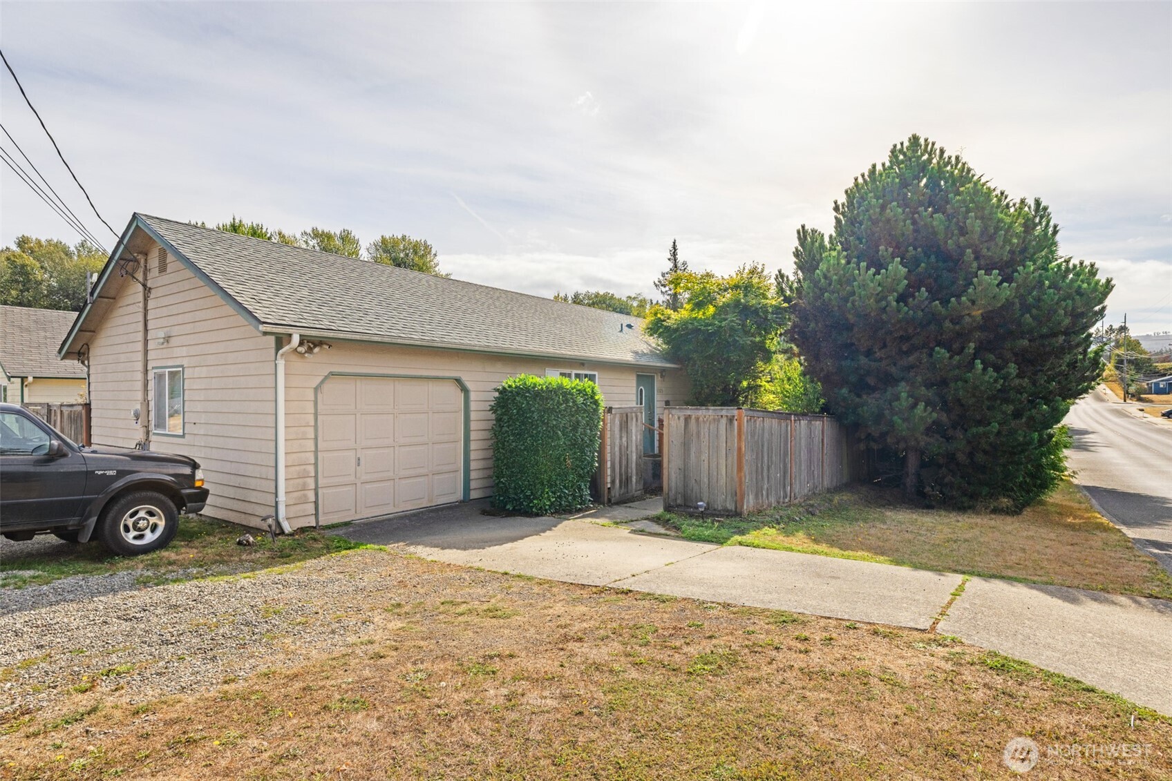 1323 S I Street Property Photo 1