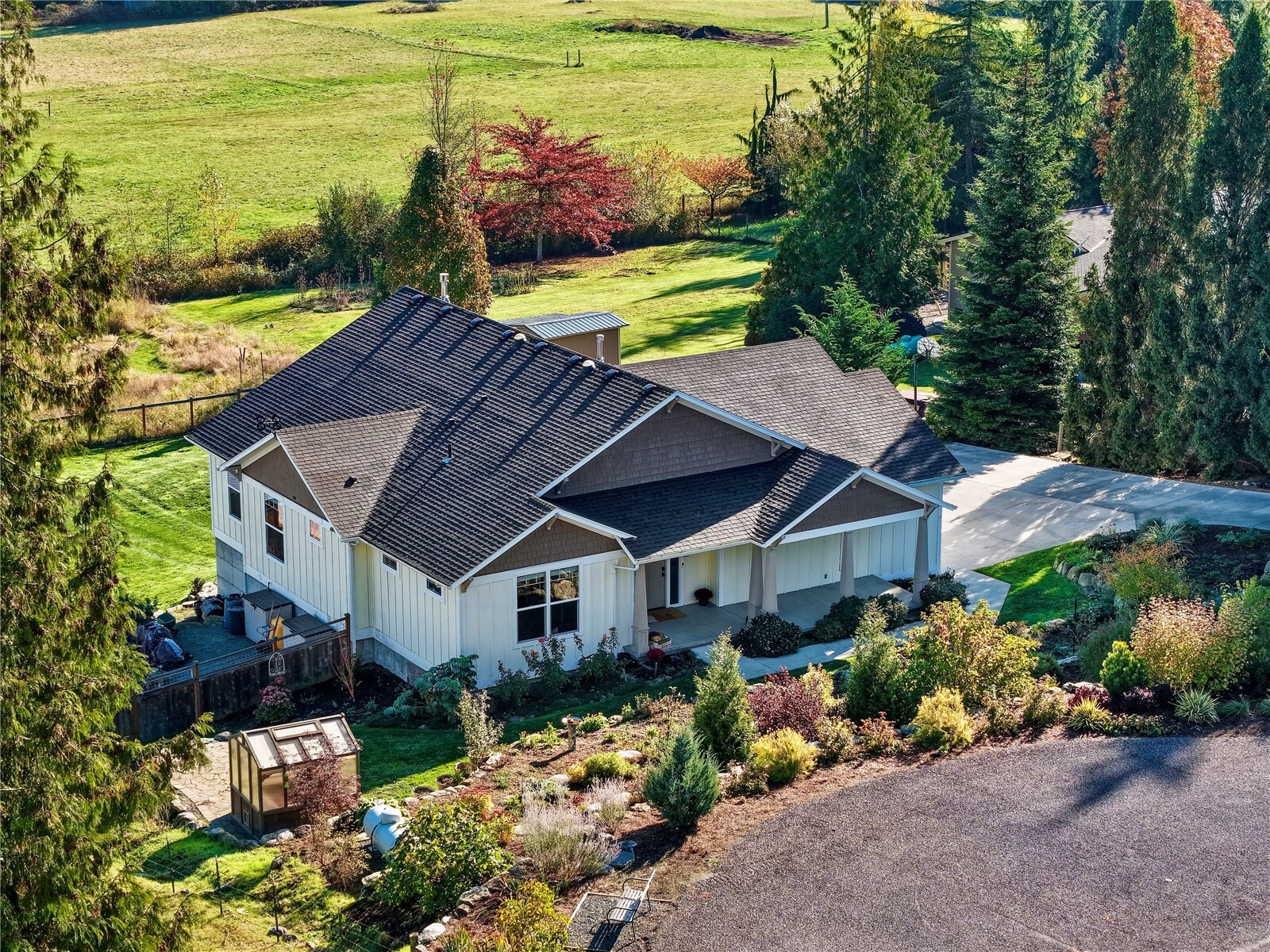 13013 Sunrise Drive Property Photo 1