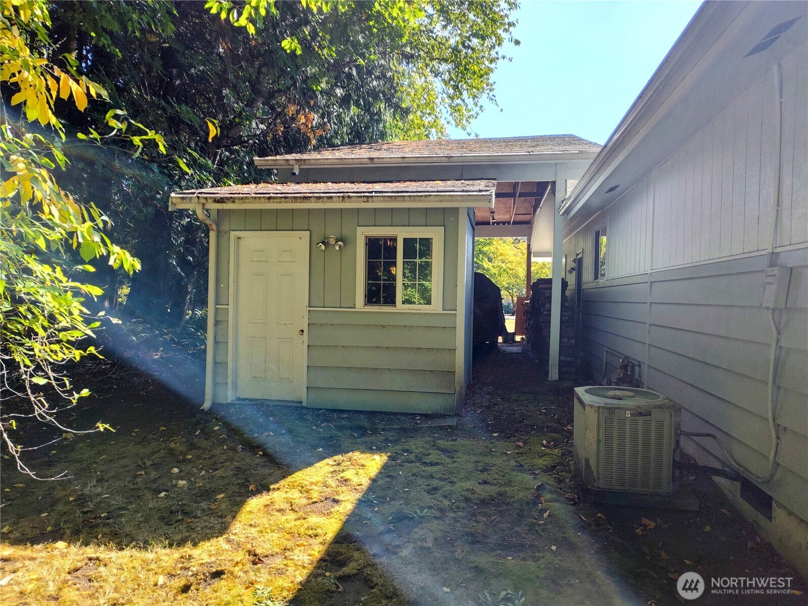 2328 65th Court Property Photo 7