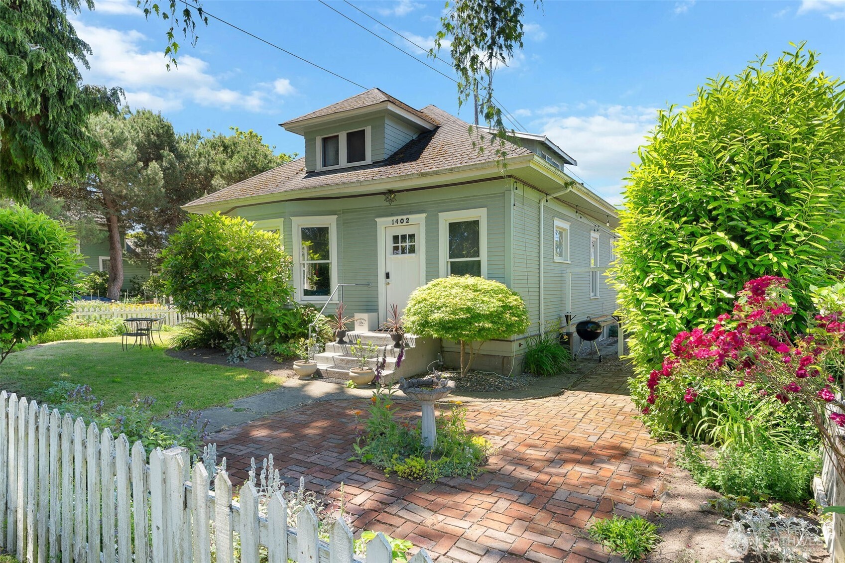 1402 N Fife Street Property Photo 1