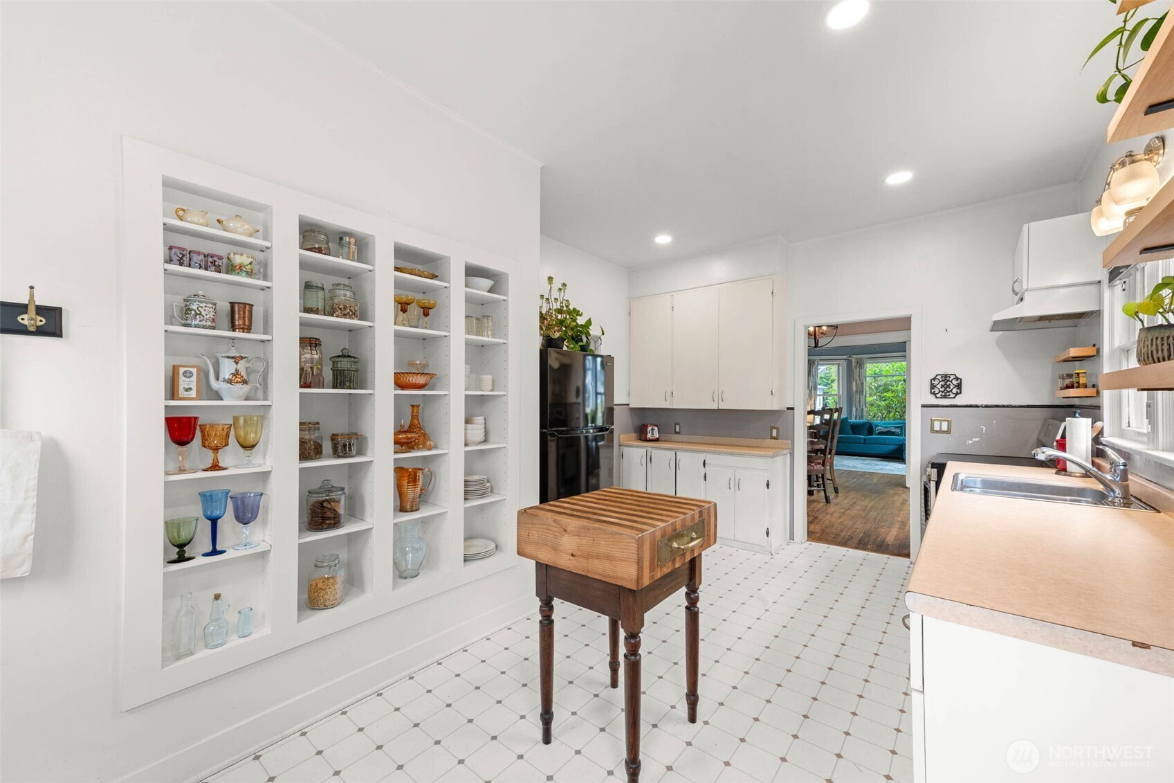 1402 N Fife Street Property Photo 13