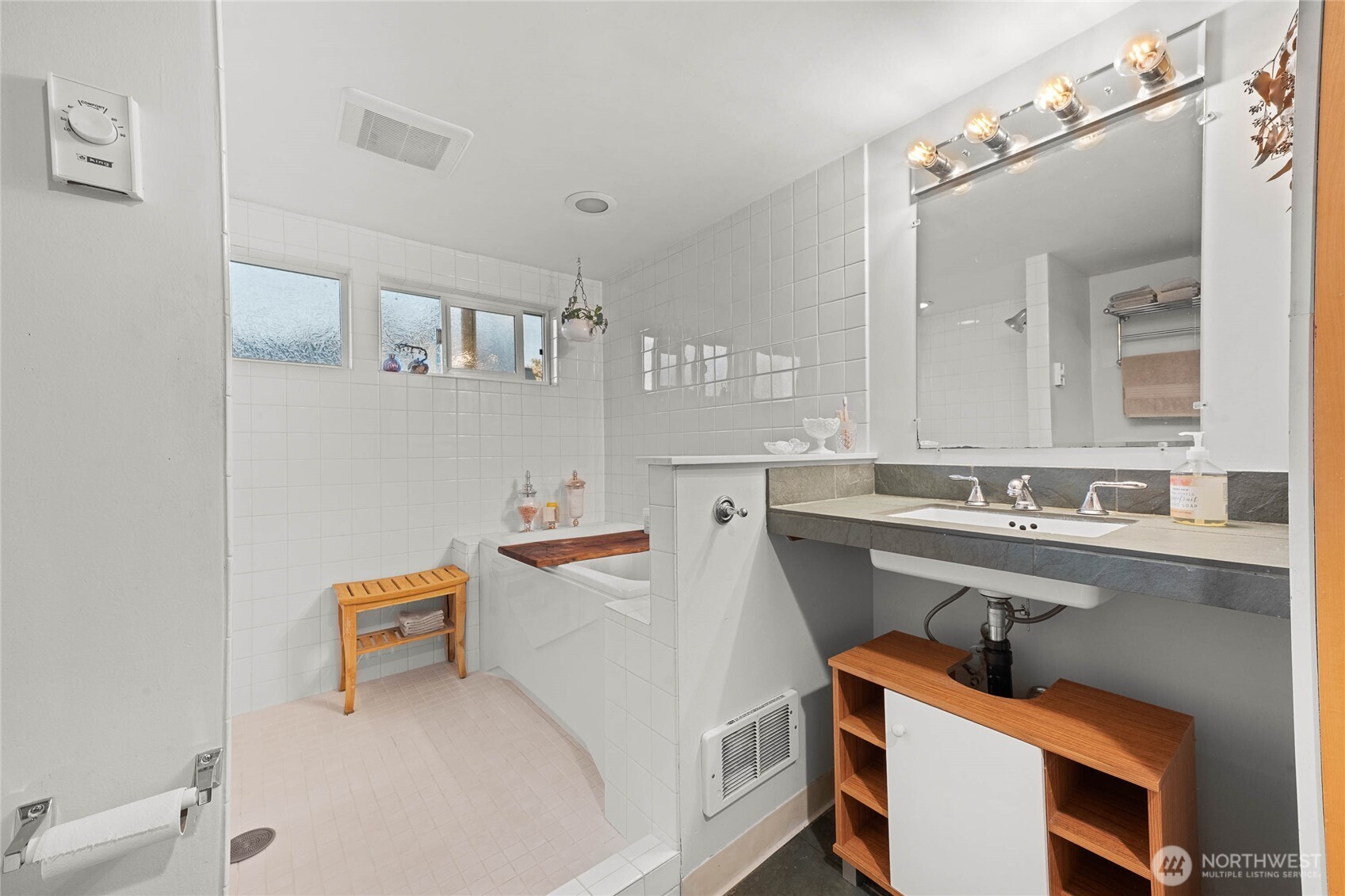1402 N Fife Street Property Photo 24