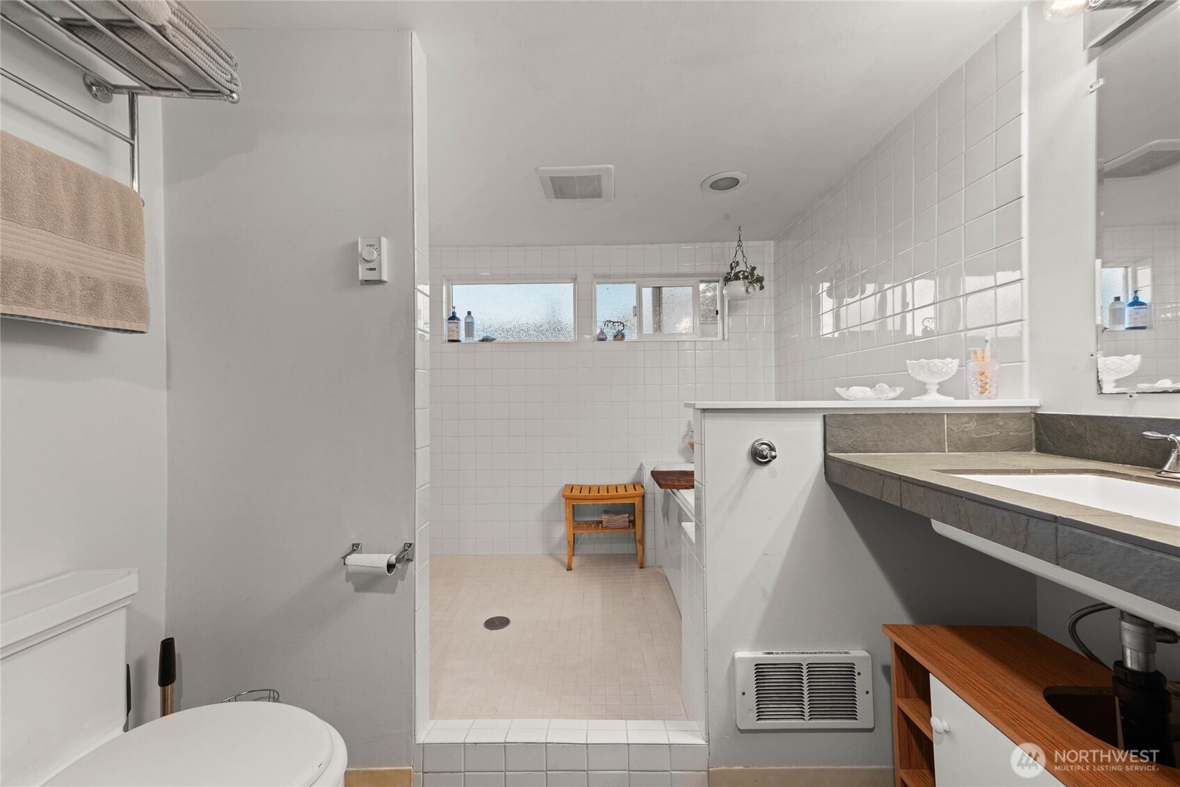 1402 N Fife Street Property Photo 25