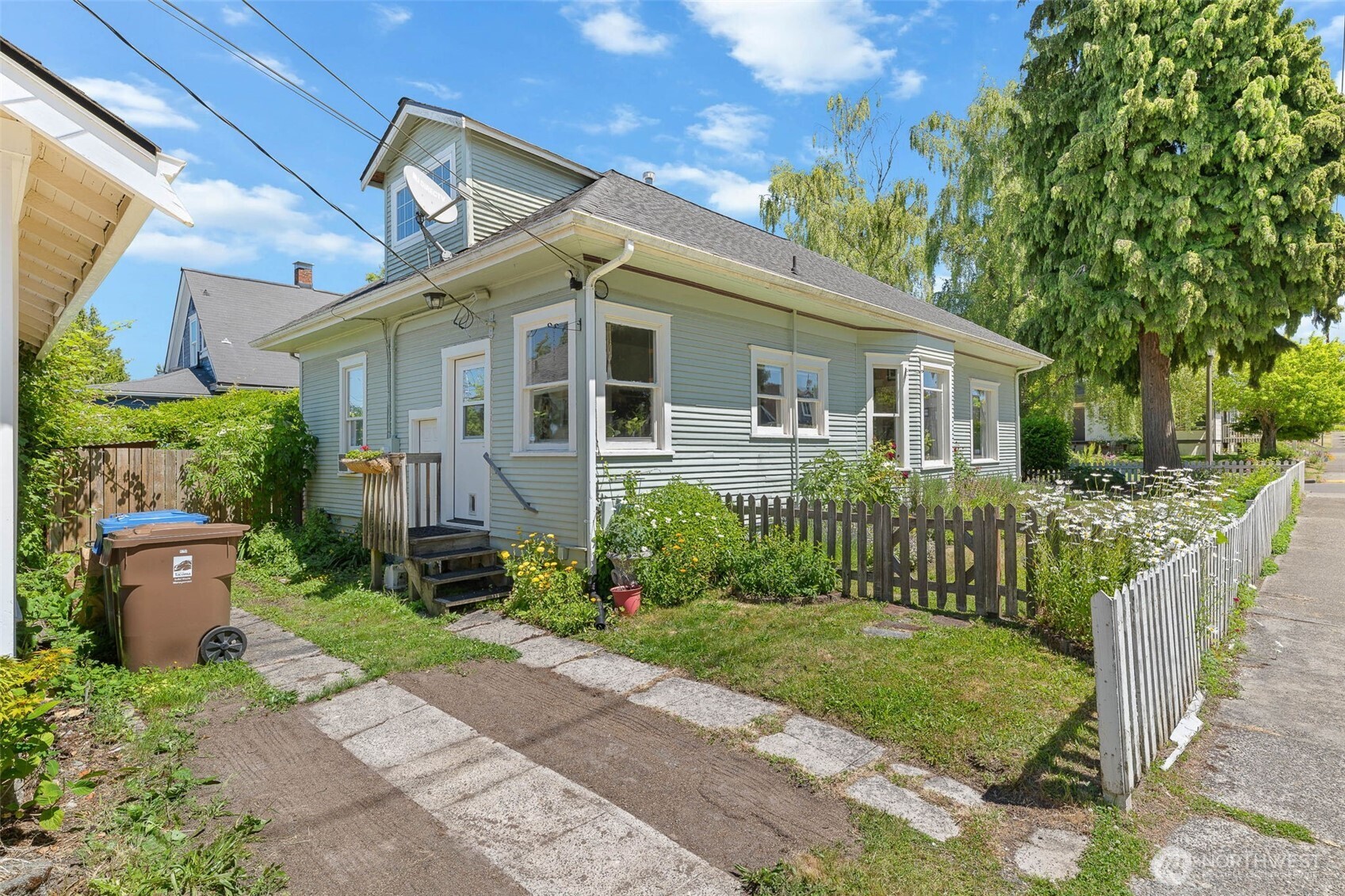 1402 N Fife Street Property Photo 33