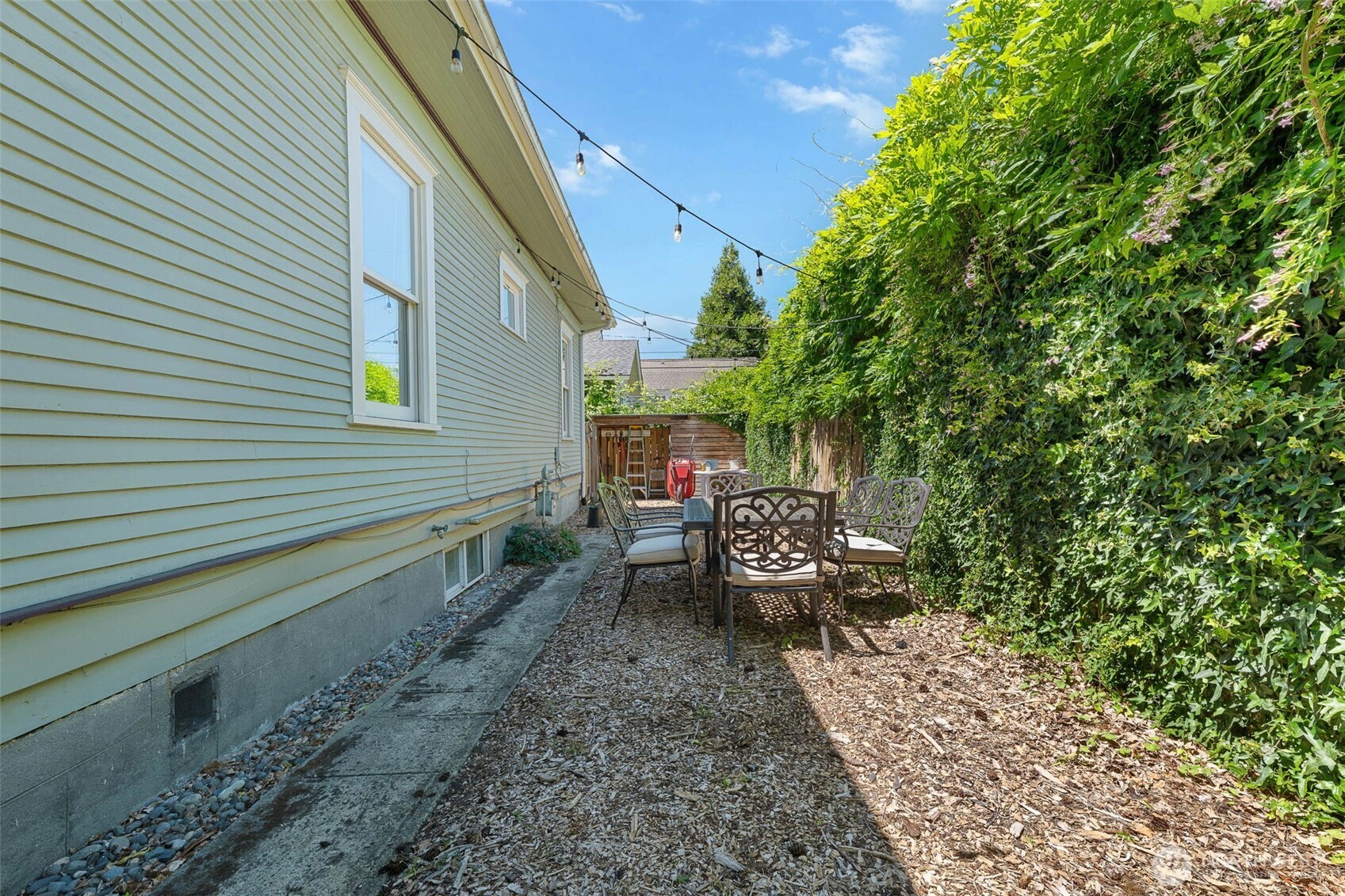 1402 N Fife Street Property Photo 35