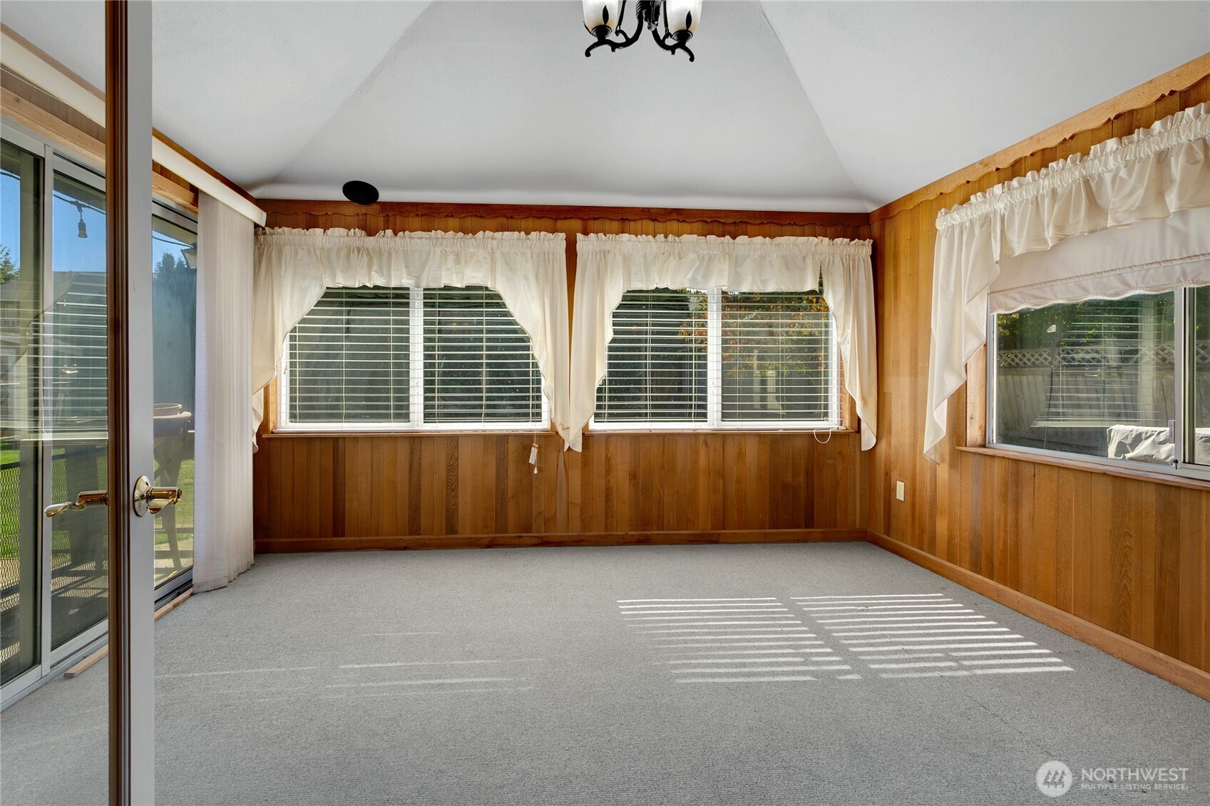 820 9th Avenue Property Photo 8
