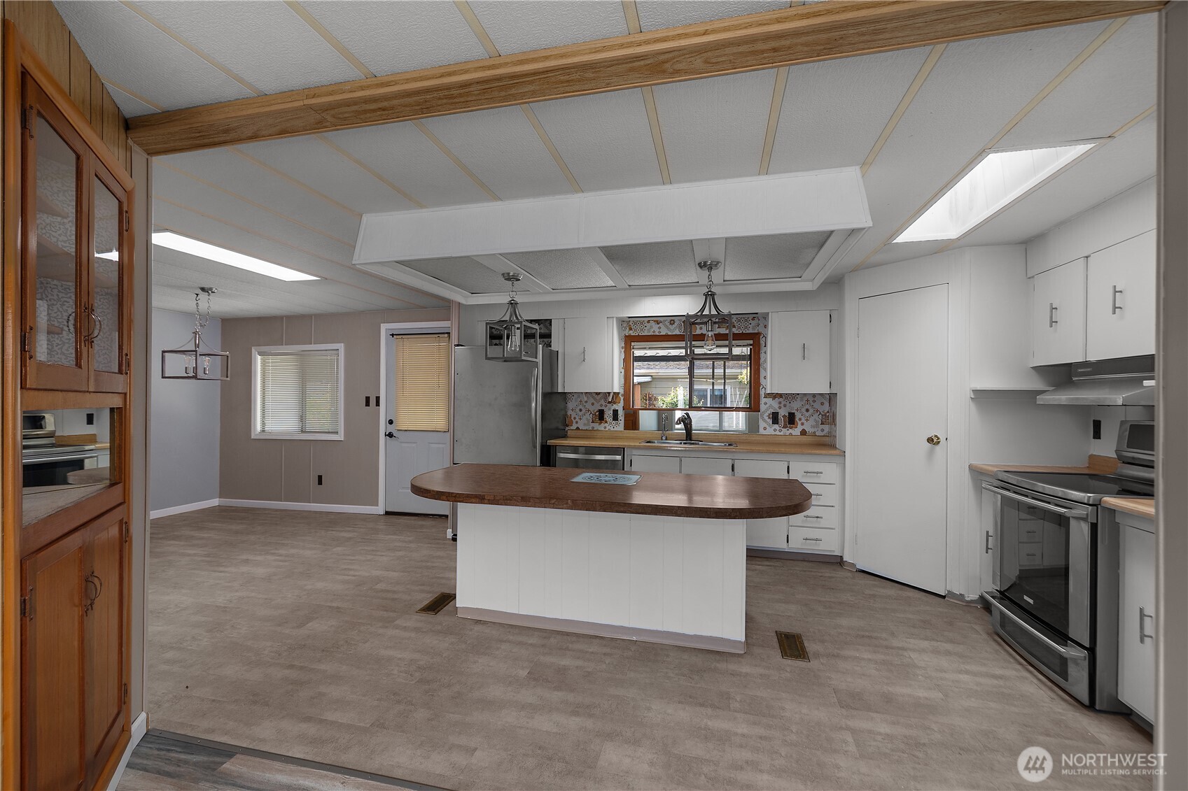 8 Dasher Drive Property Photo 6
