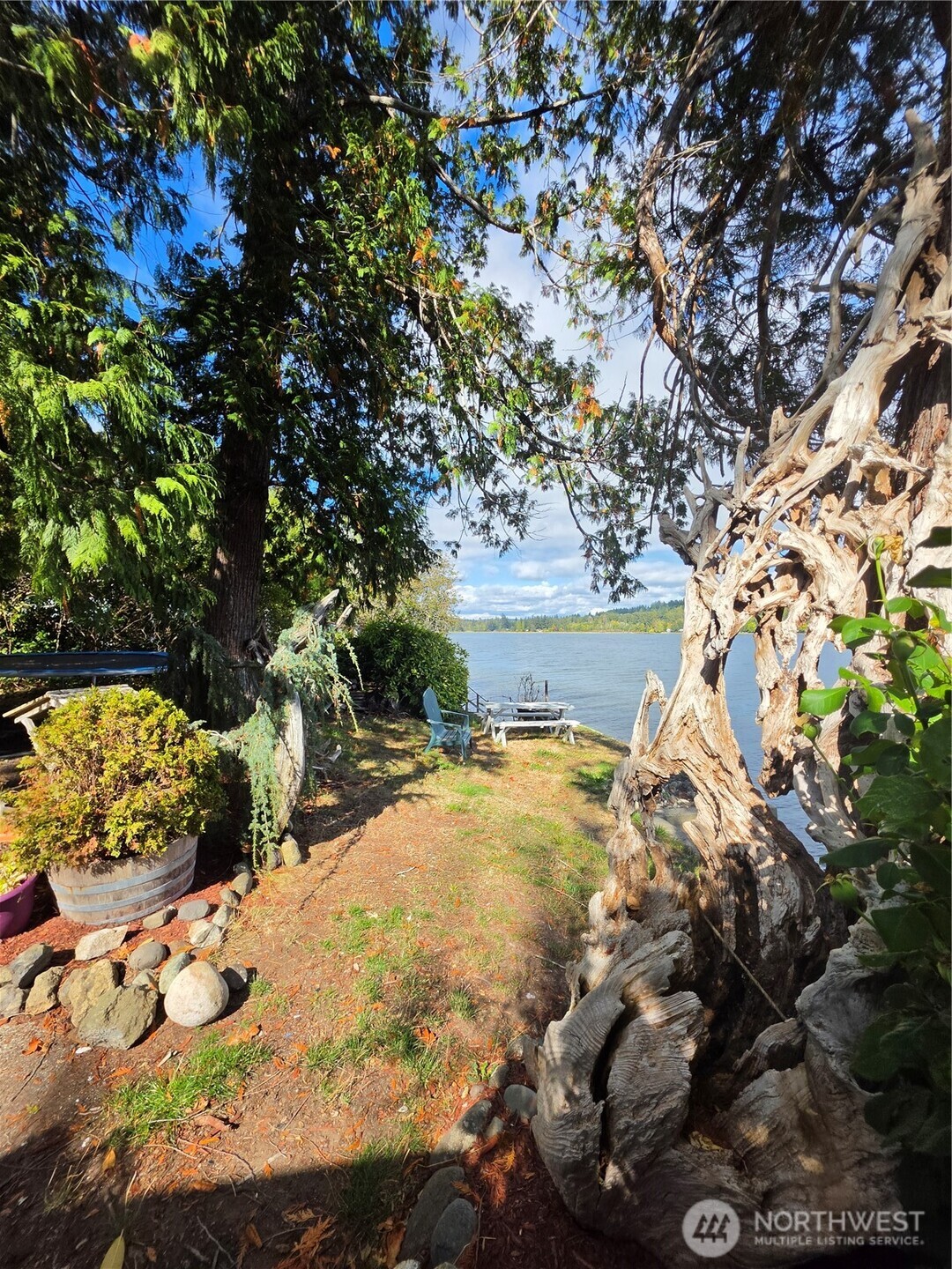 560 E North Bay Road Property Photo 8