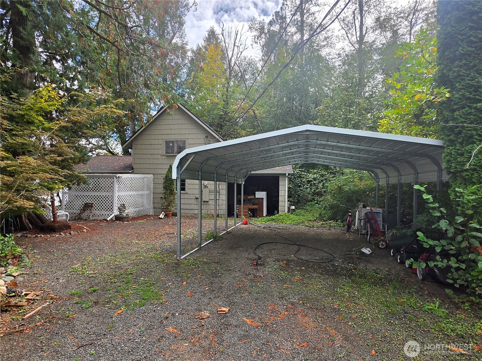 560 E North Bay Road Property Photo 10
