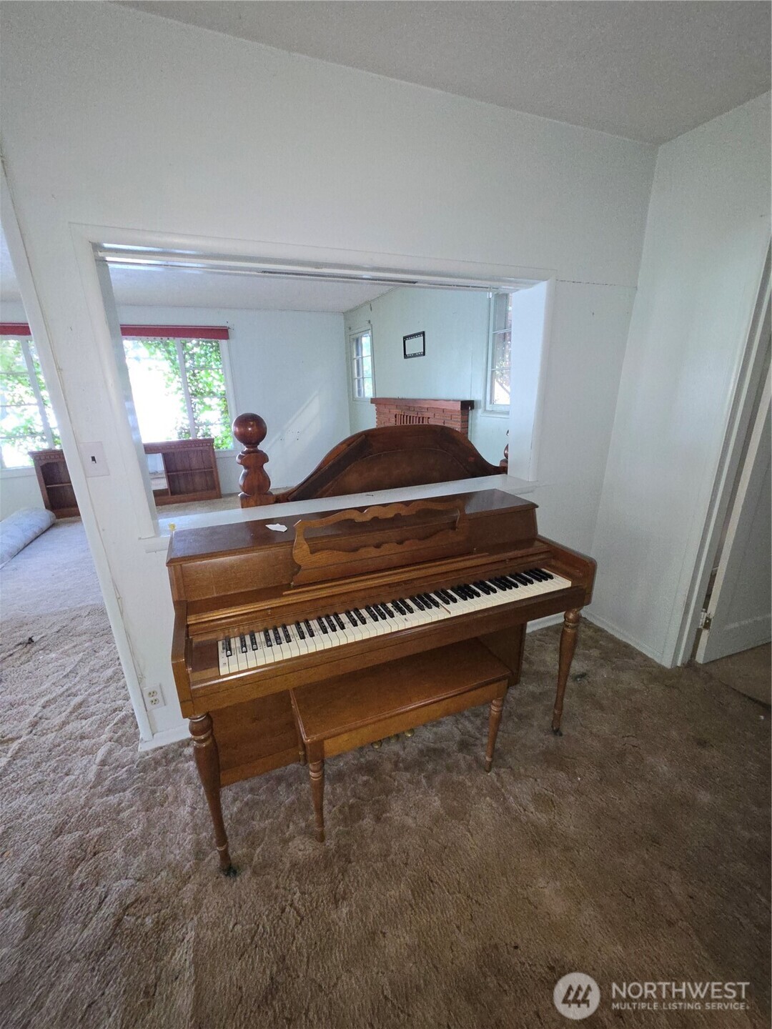 560 E North Bay Road Property Photo 14