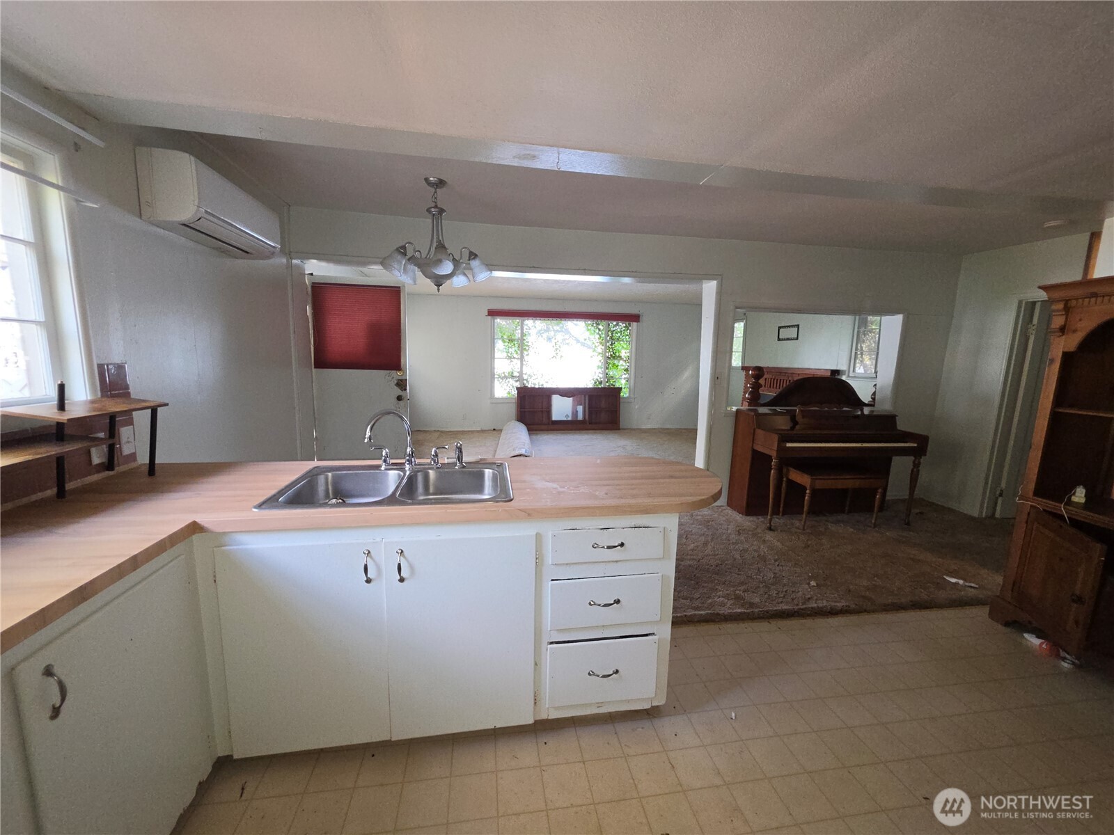 560 E North Bay Road Property Photo 19