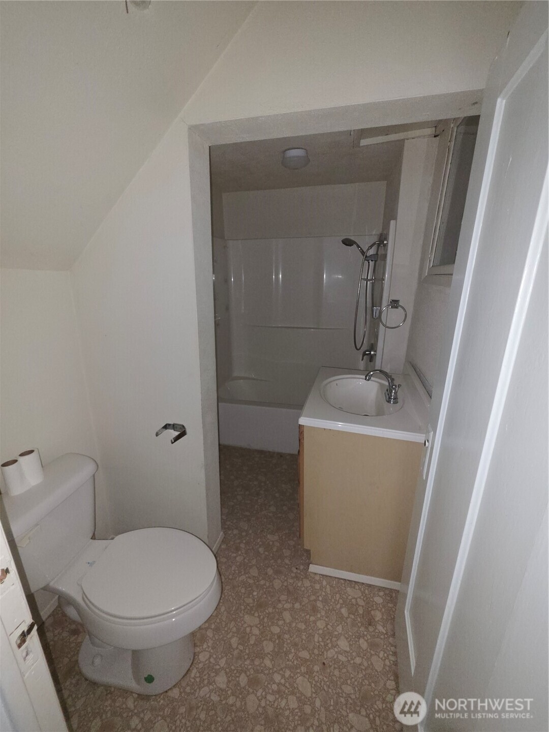 560 E North Bay Road Property Photo 20