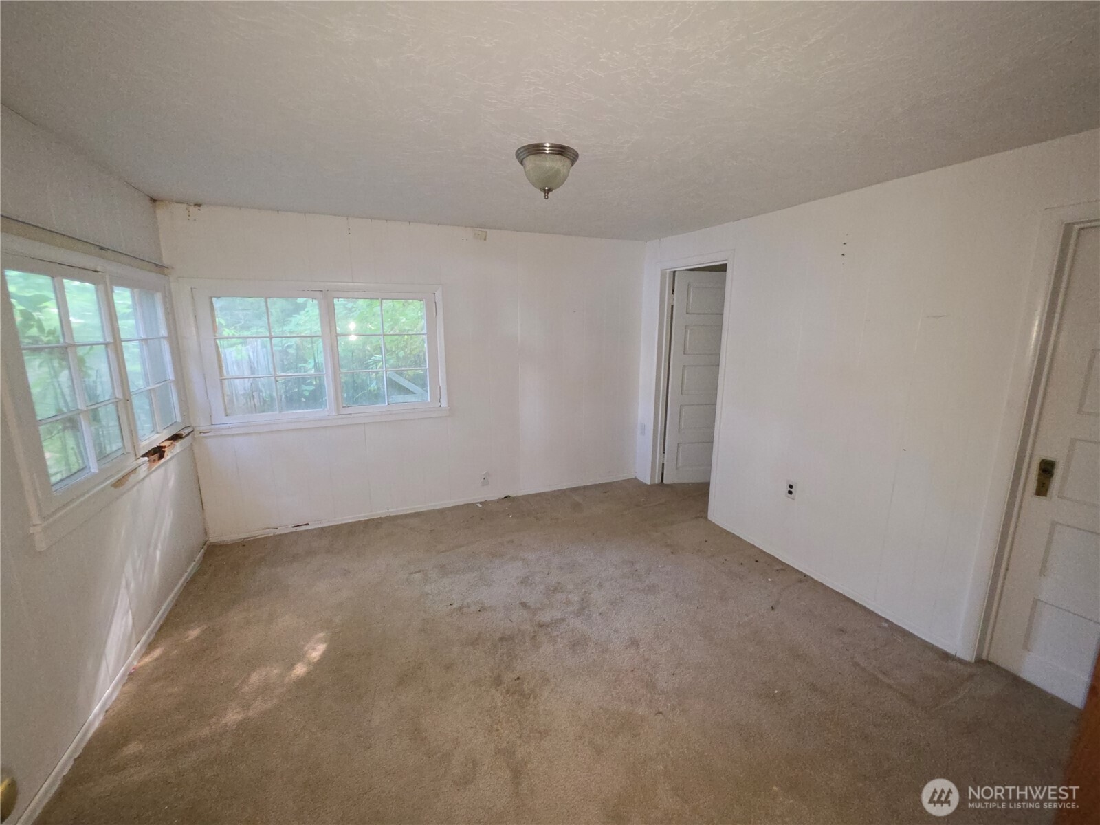 560 E North Bay Road Property Photo 22