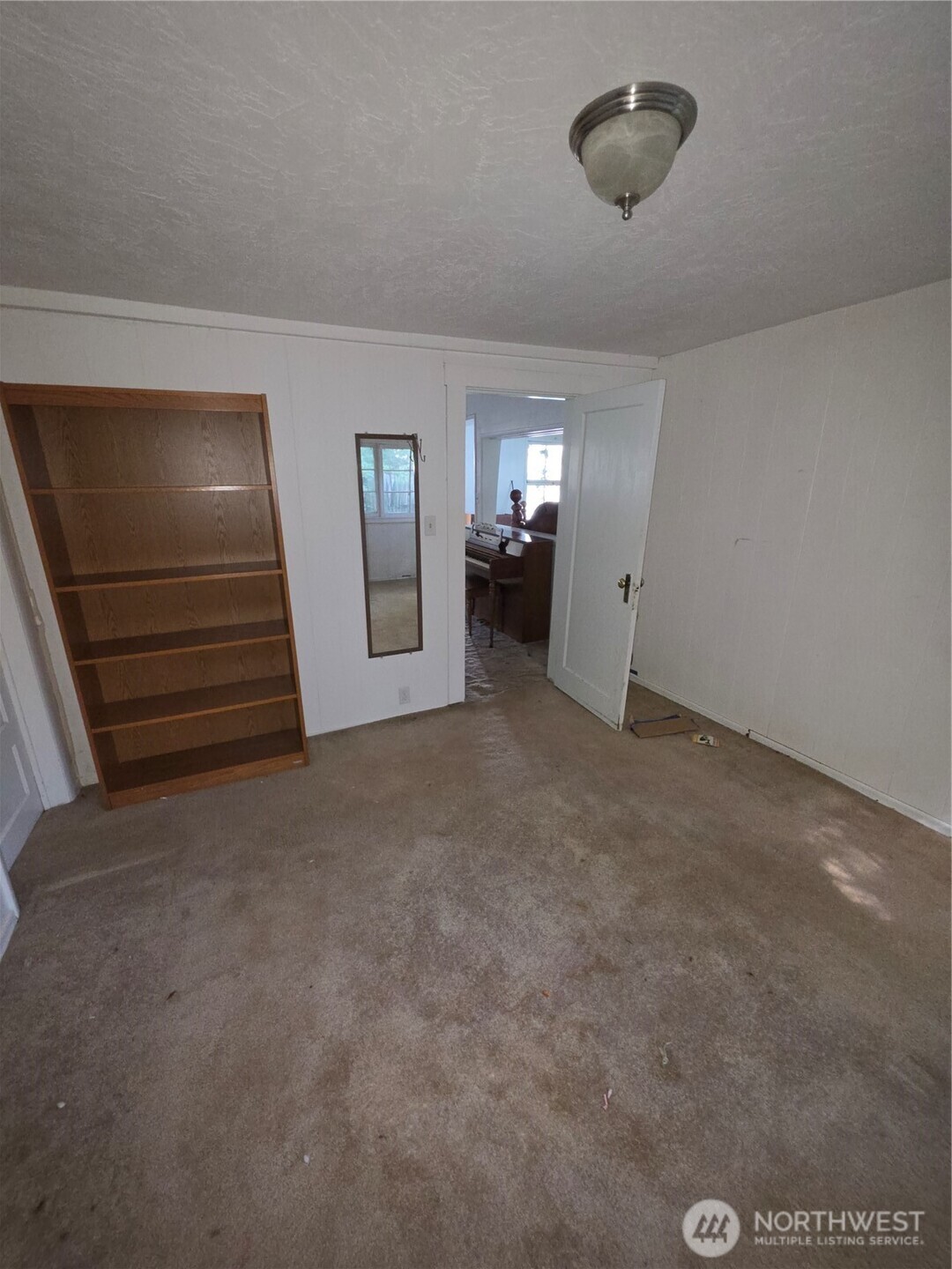 560 E North Bay Road Property Photo 23