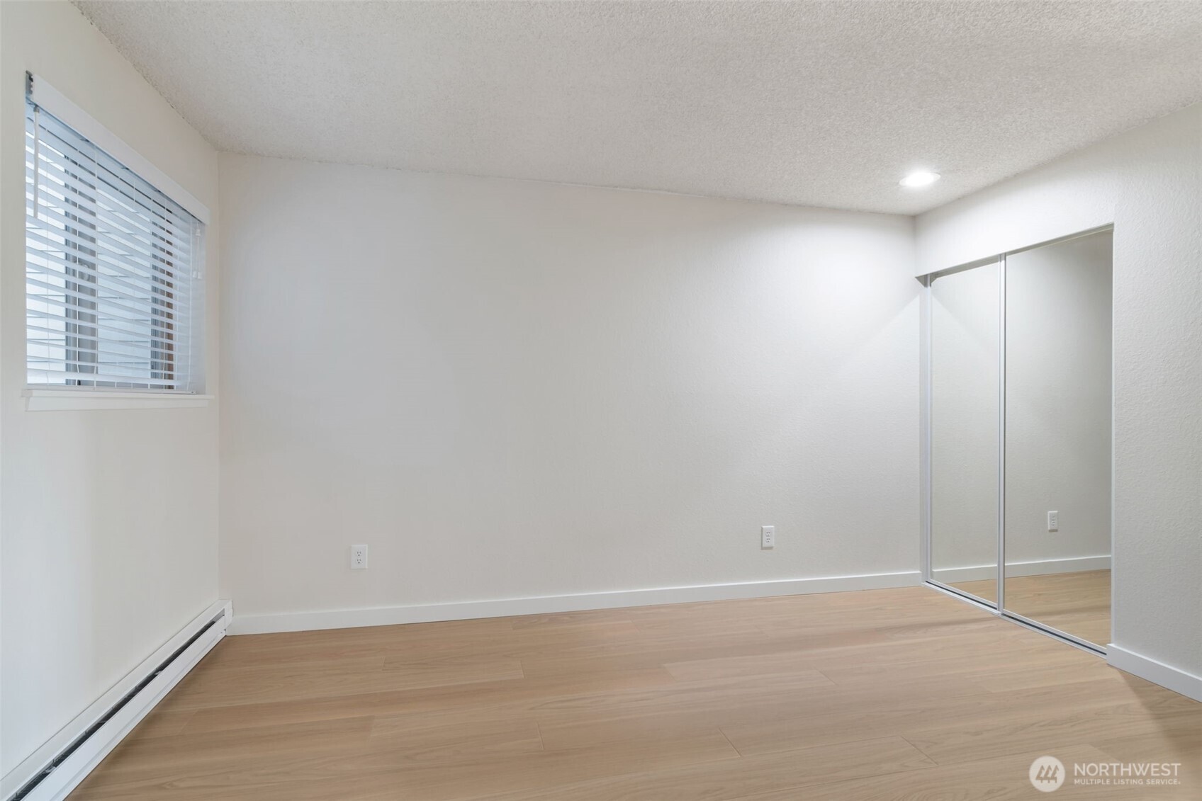 23507 Lakeview Dr B103 Property Photo 17
