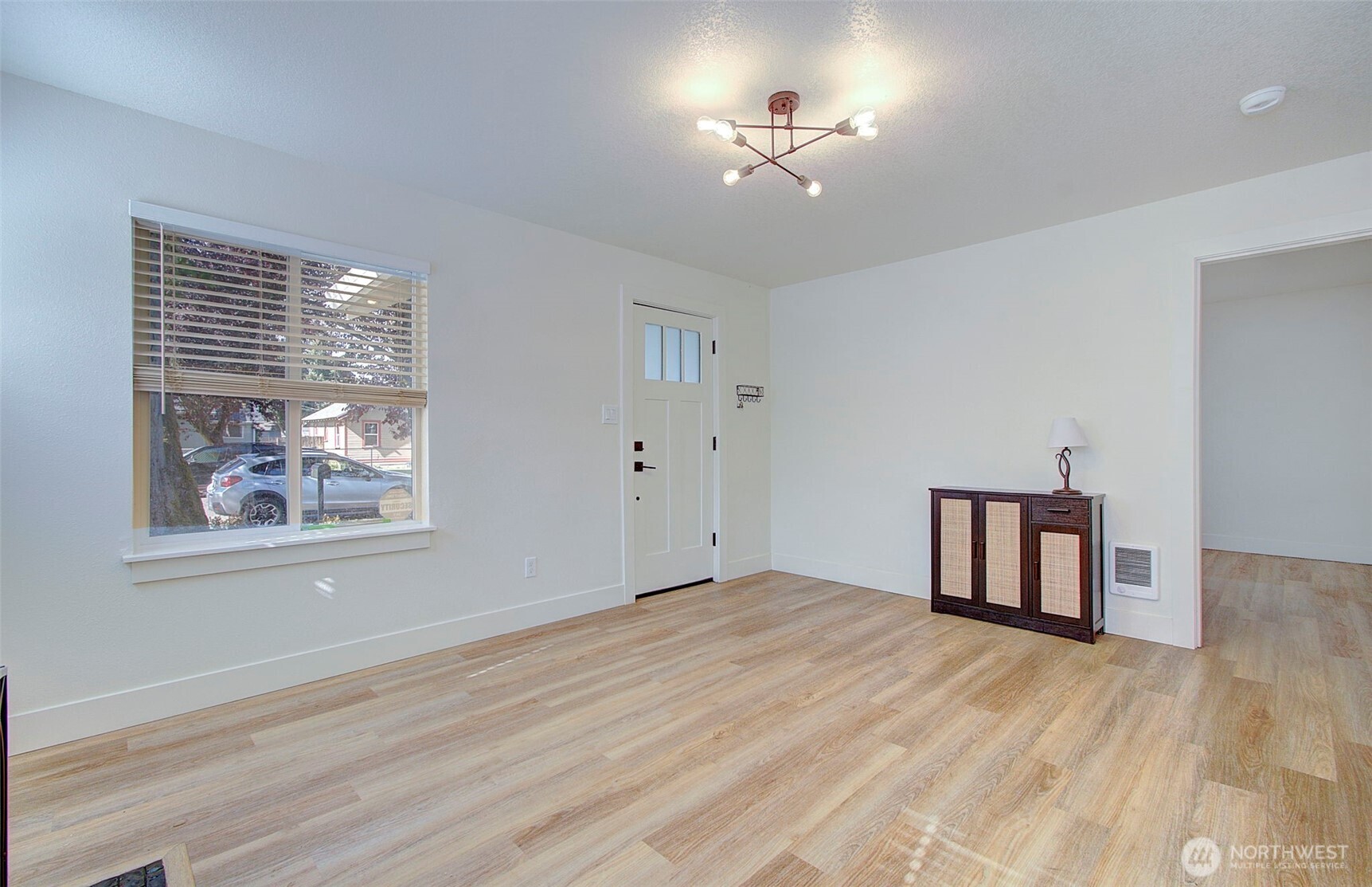 340 20 Avenue Property Photo 6