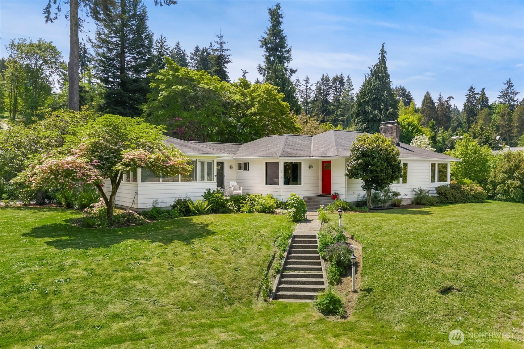 5930 Rose Loop Property Photo 4