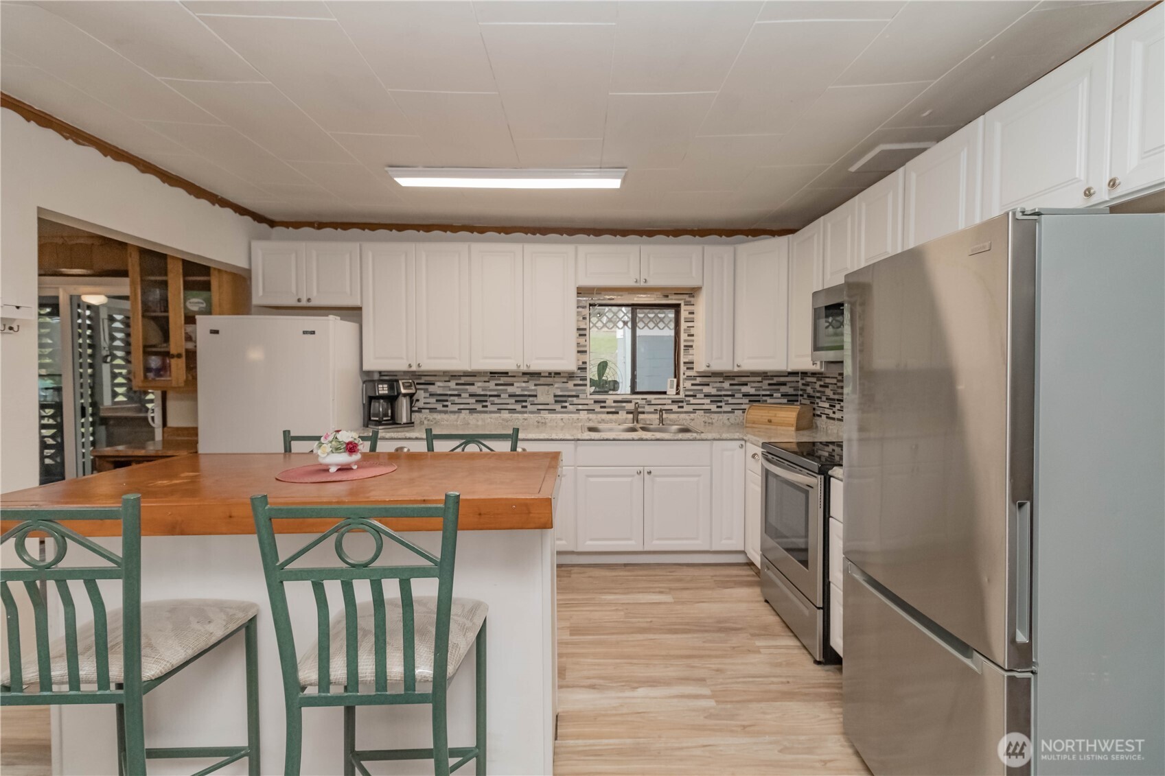 10622 Fruitland Avenue Property Photo 9