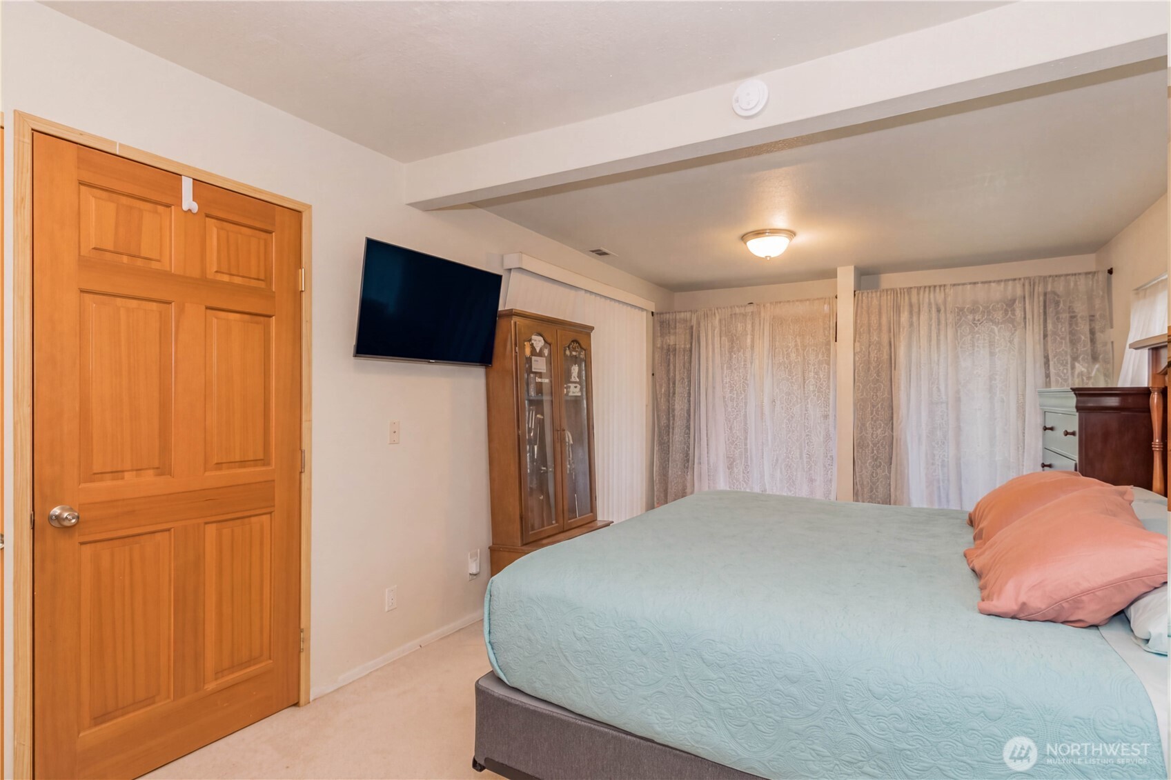 10622 Fruitland Avenue Property Photo 19