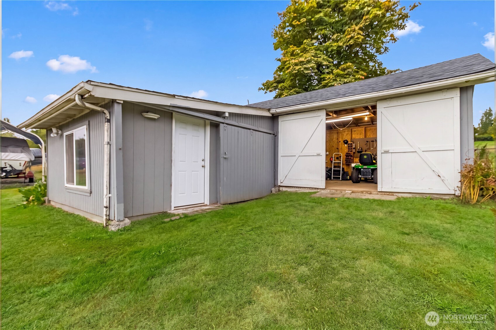 10622 Fruitland Avenue Property Photo 27