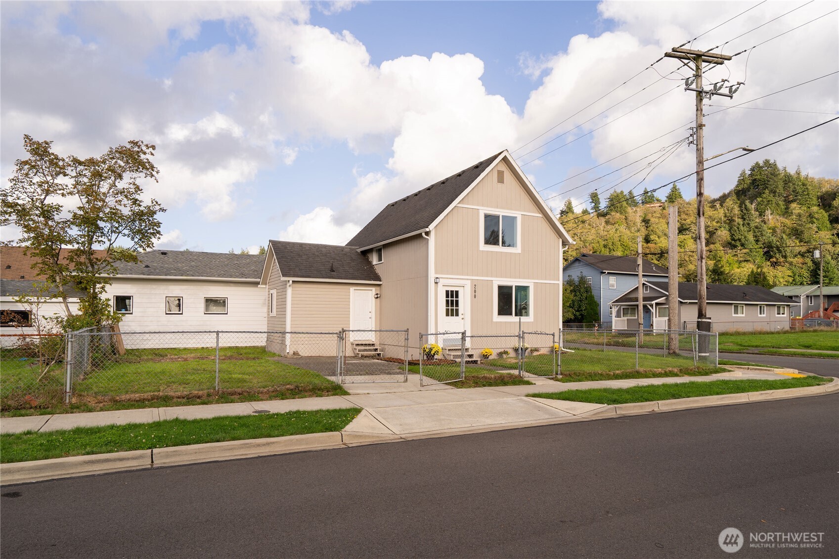 200 N A Street Property Photo 1