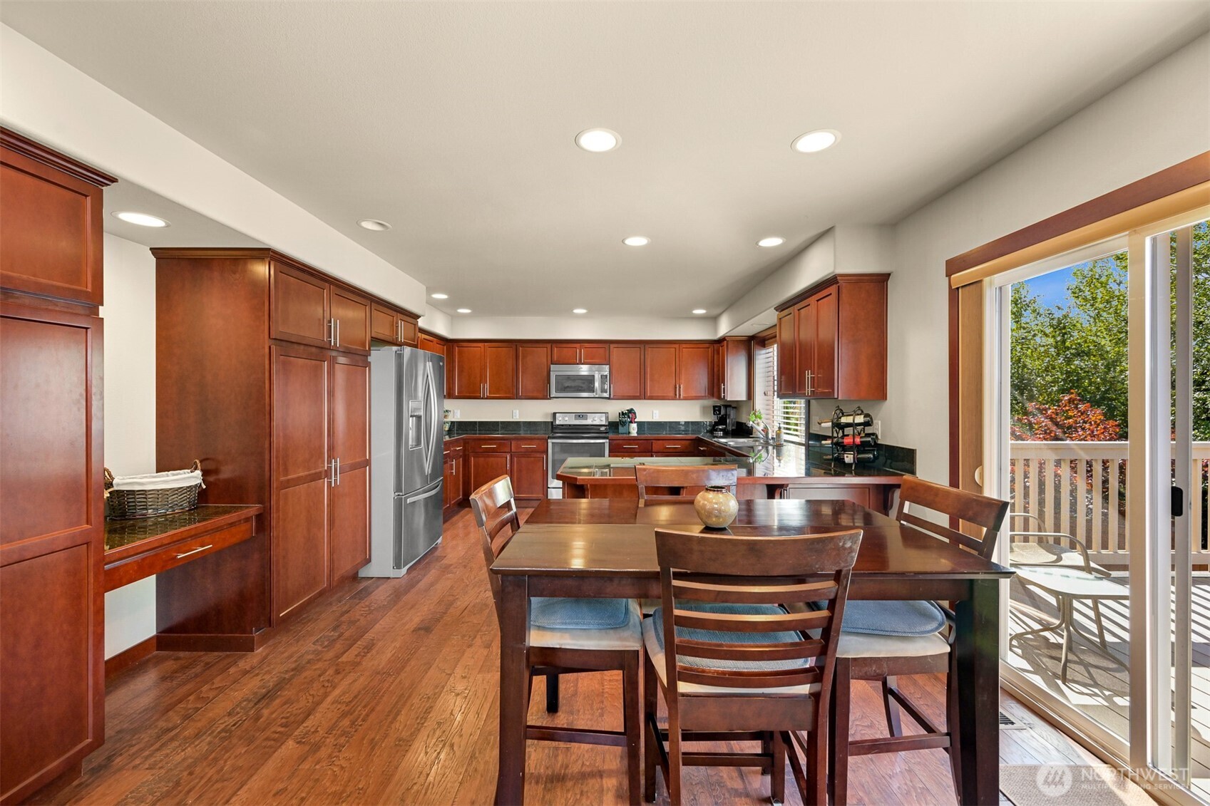 221 Jeff Street Property Photo 11