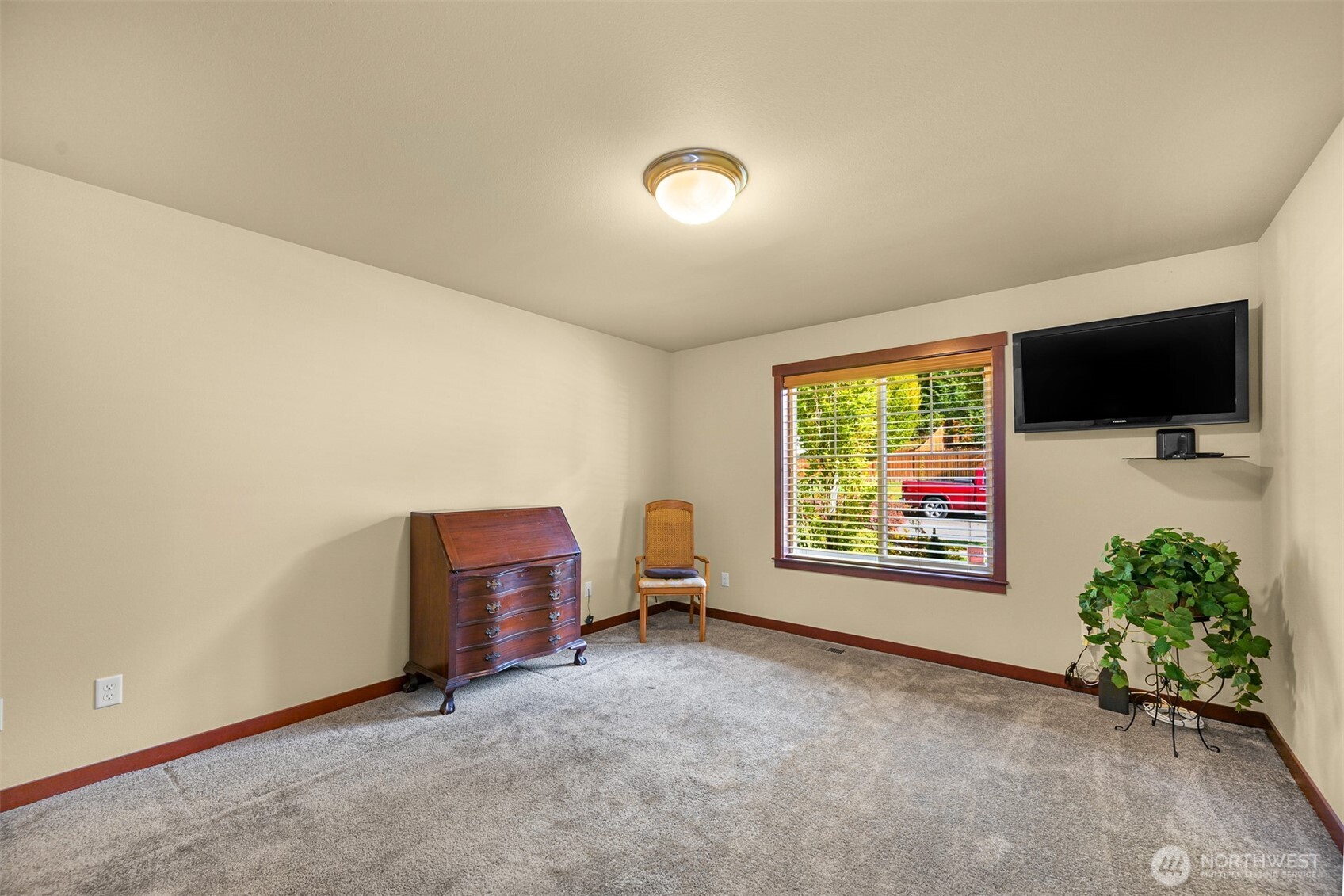 221 Jeff Street Property Photo 16