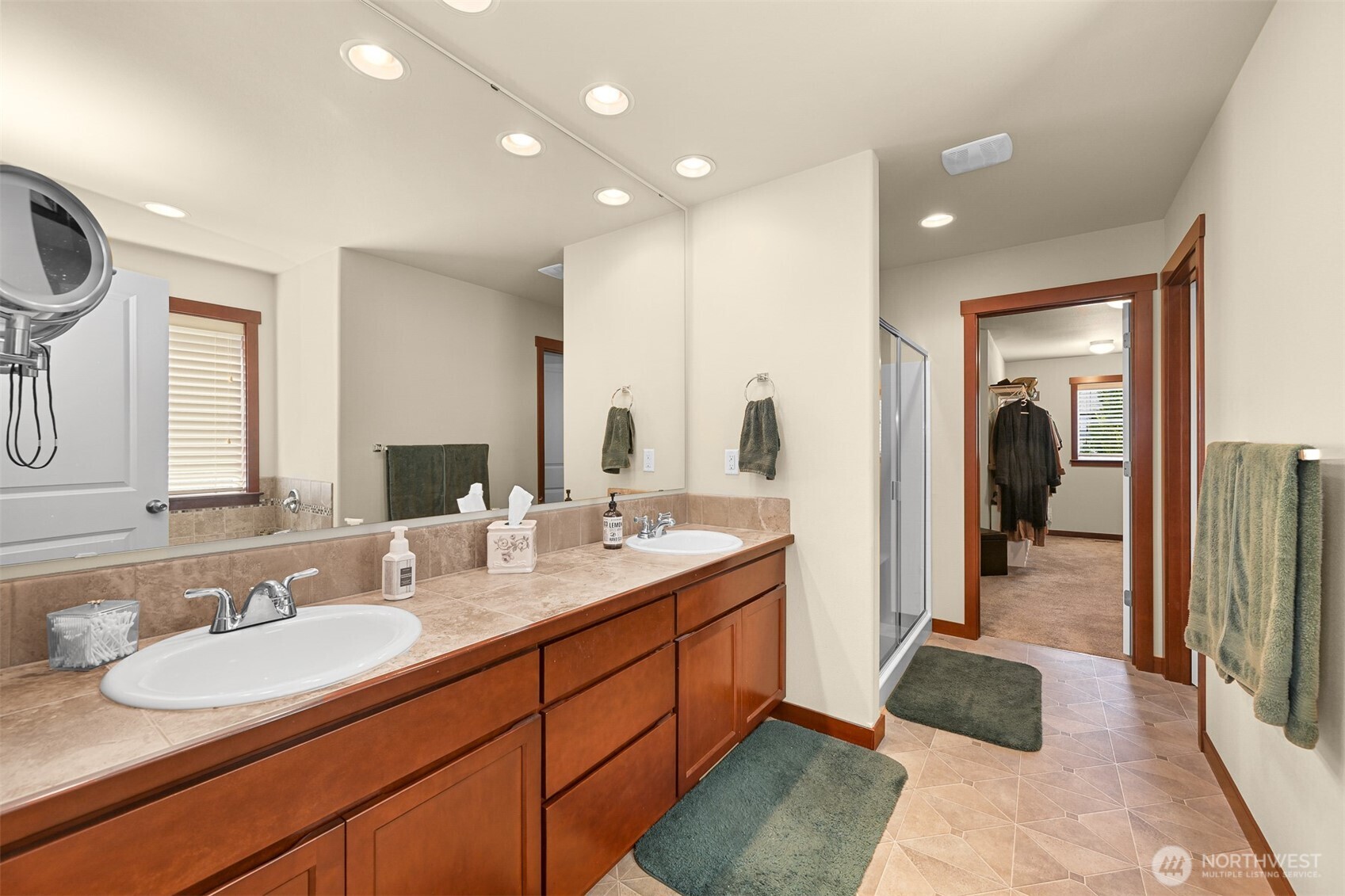 221 Jeff Street Property Photo 21