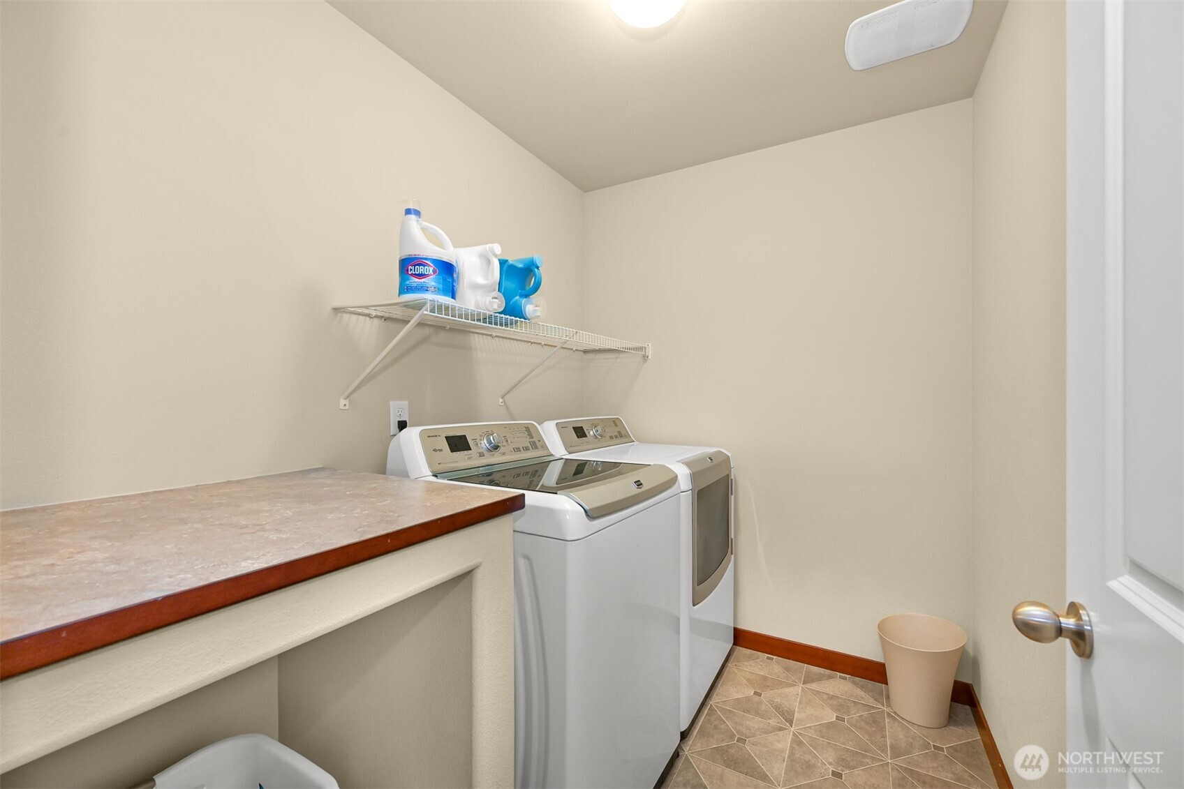 221 Jeff Street Property Photo 29