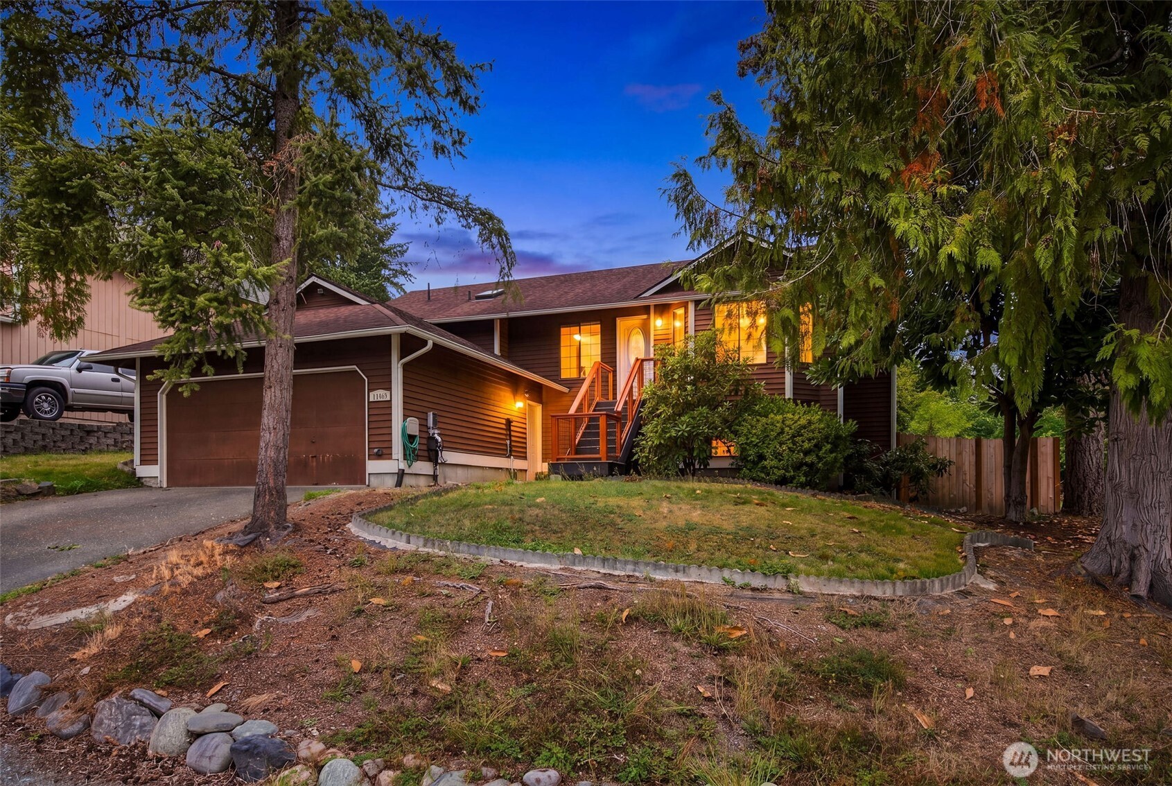 10429 10th Place Property Photo 1