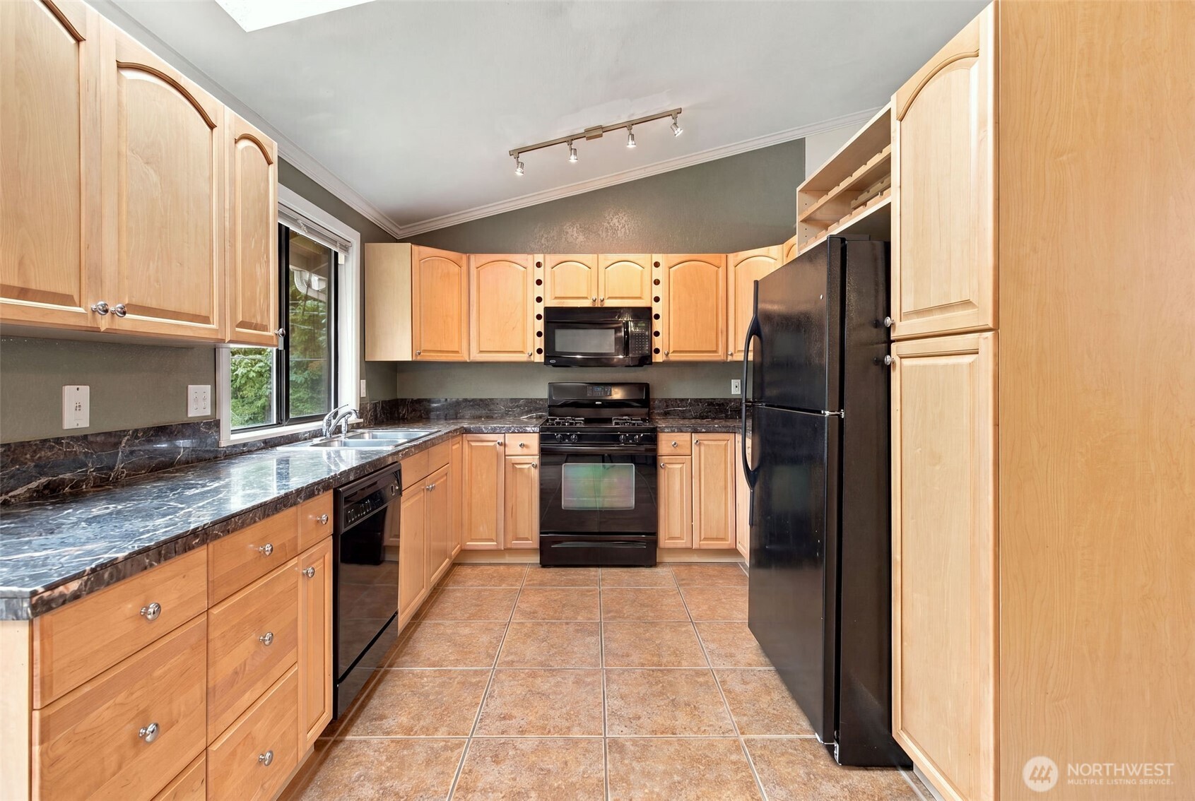 10429 10th Place Property Photo 13
