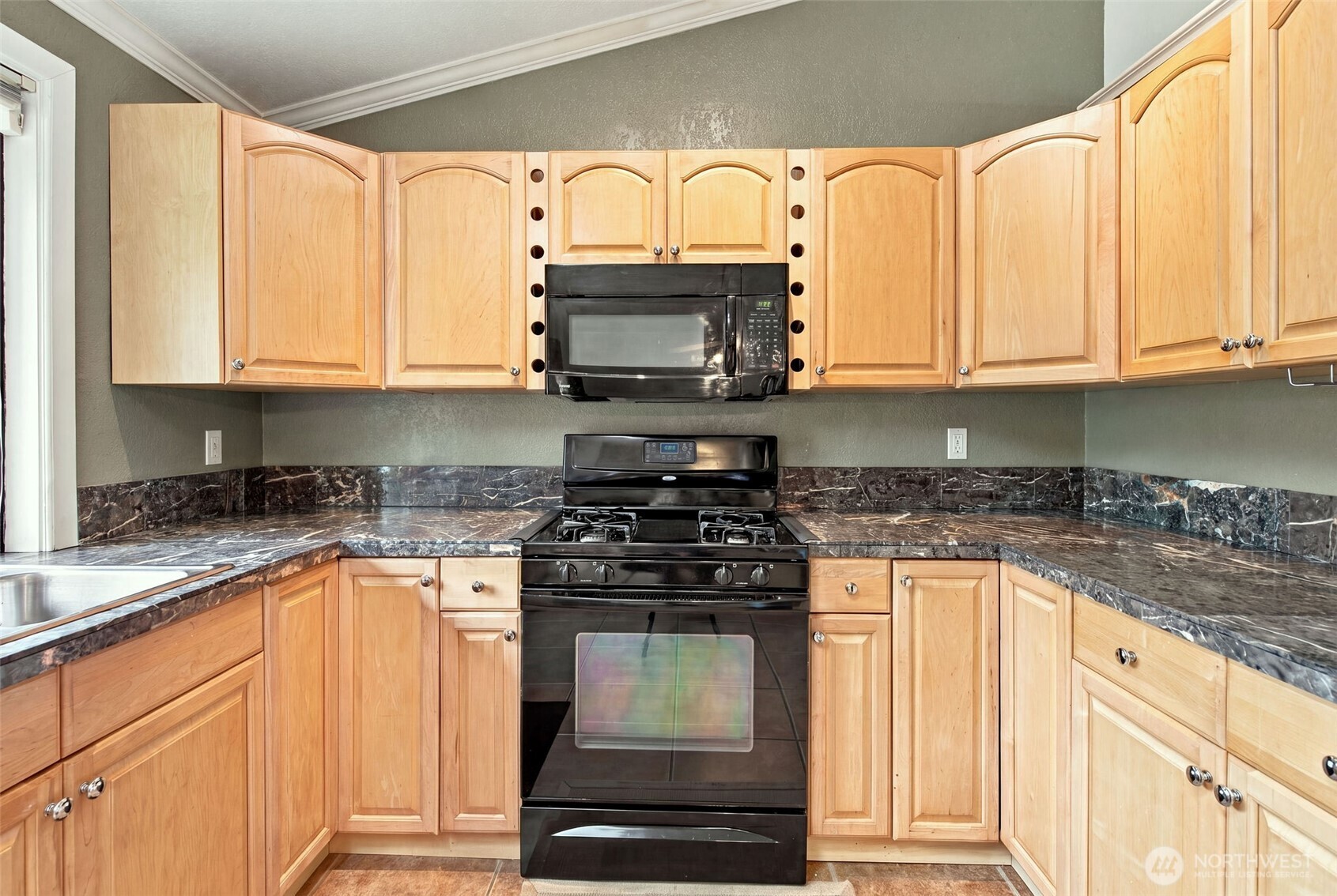 10429 10th Place Property Photo 15