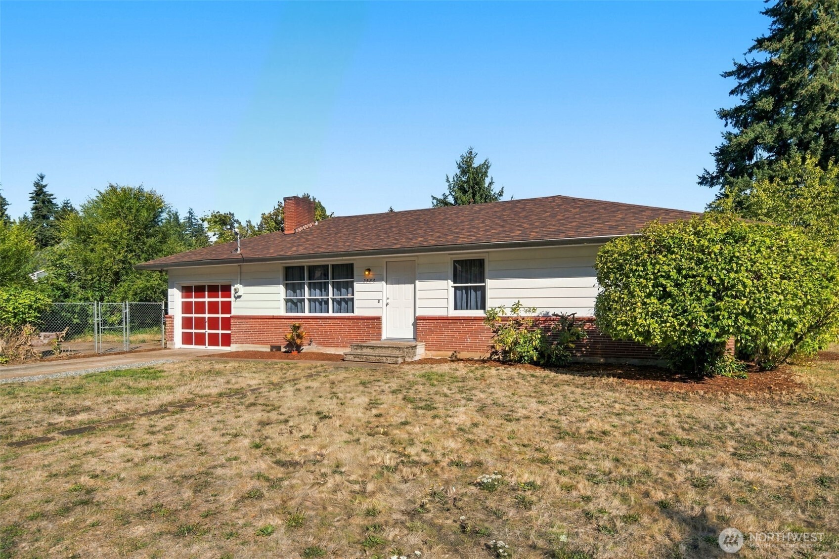 2526 E 20th Street Property Photo 6
