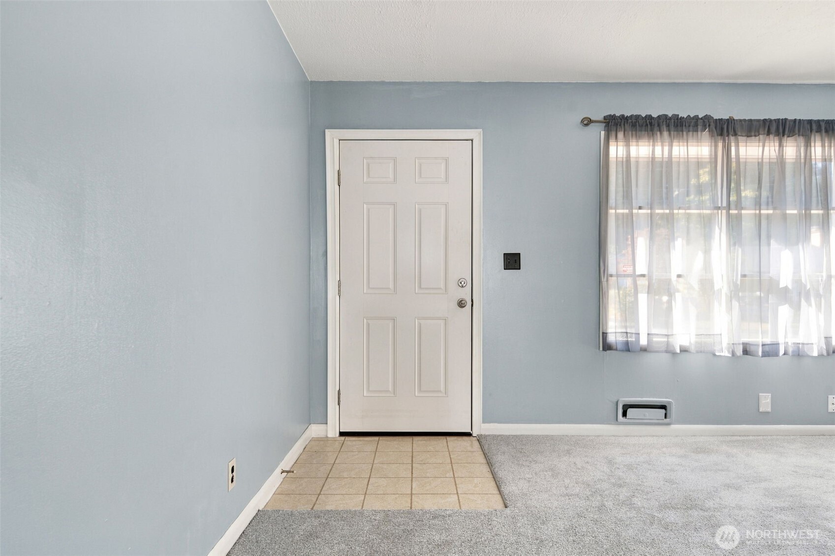 2526 E 20th Street Property Photo 10