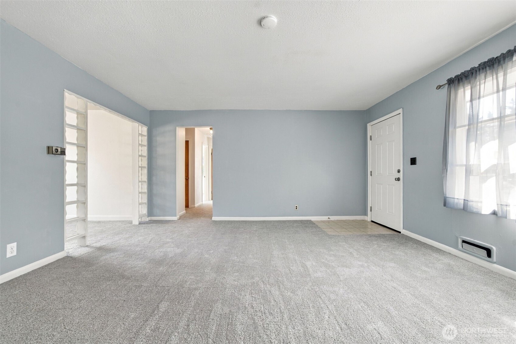 2526 E 20th Street Property Photo 11
