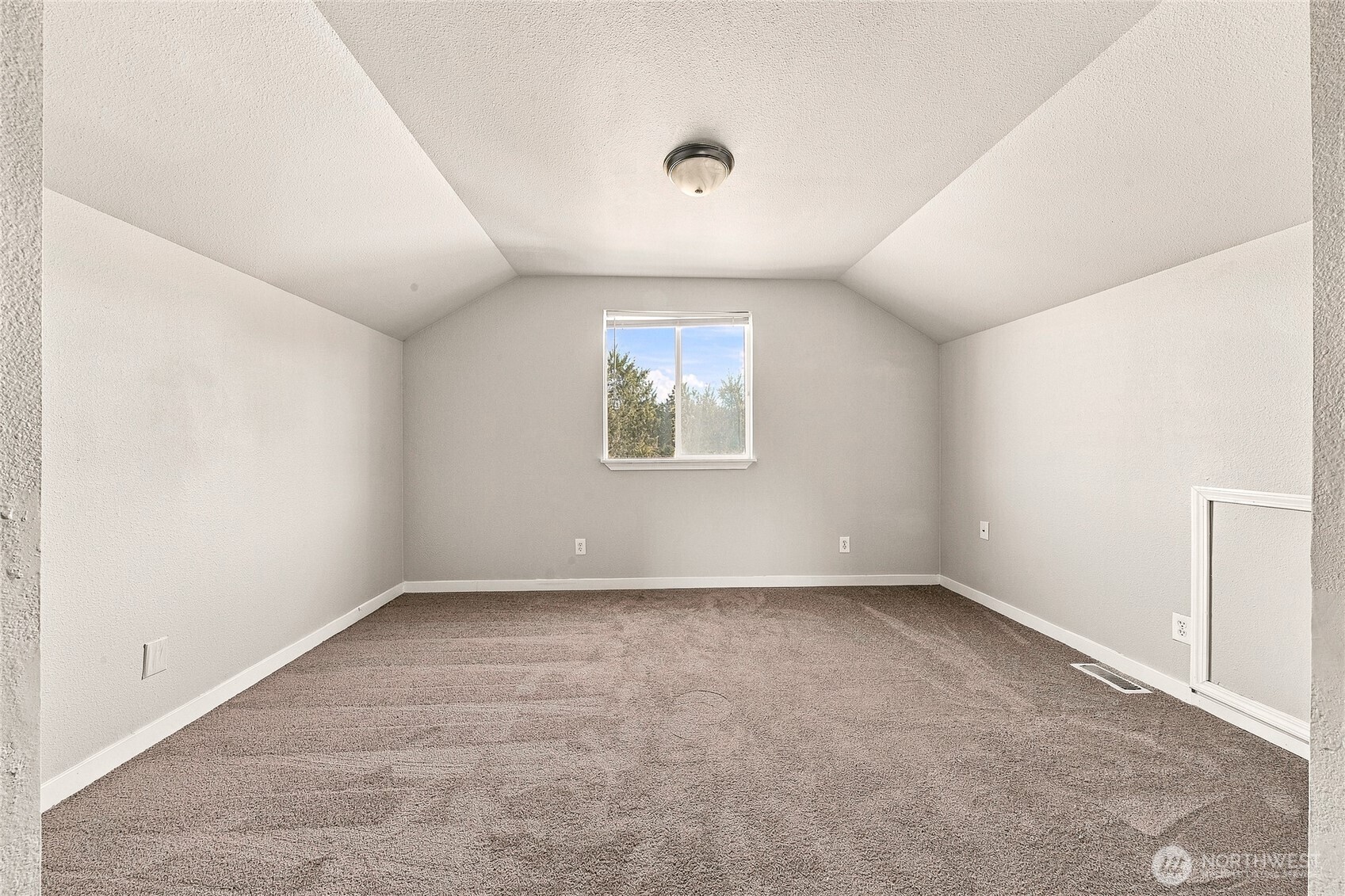 213 Phoenix Avenue Property Photo 18