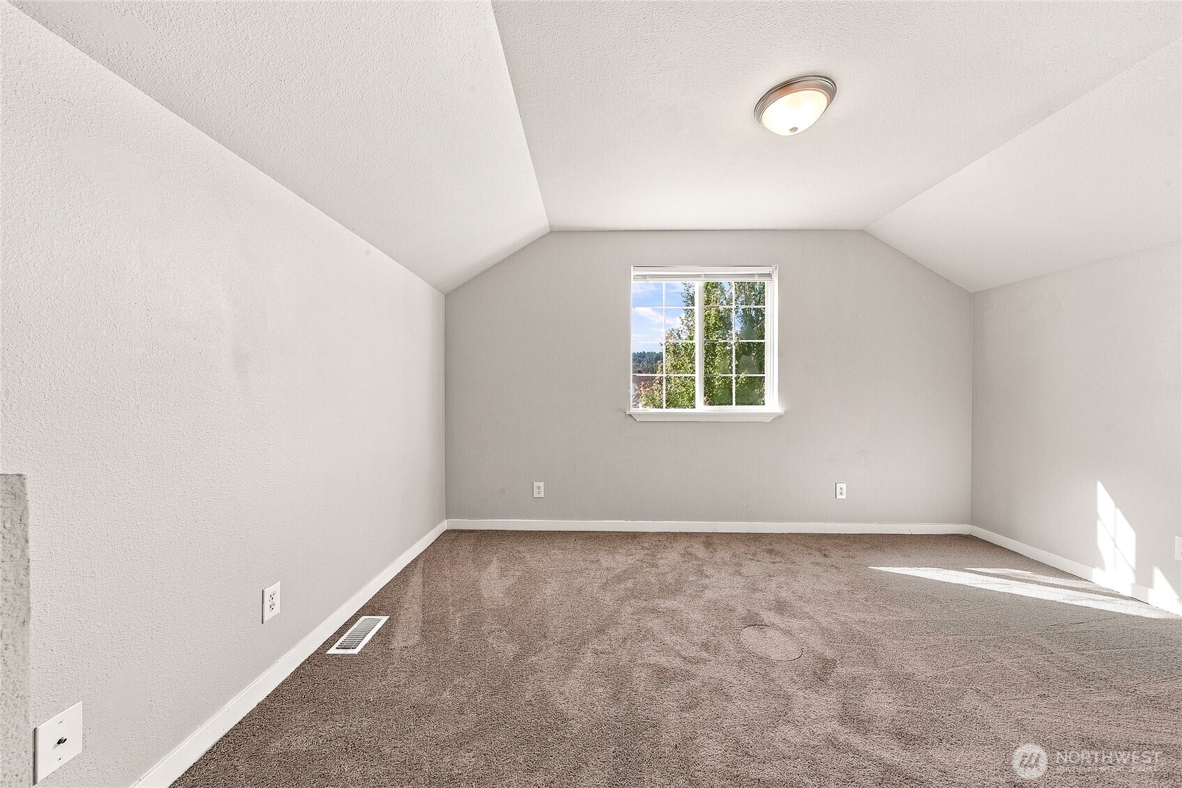213 Phoenix Avenue Property Photo 20