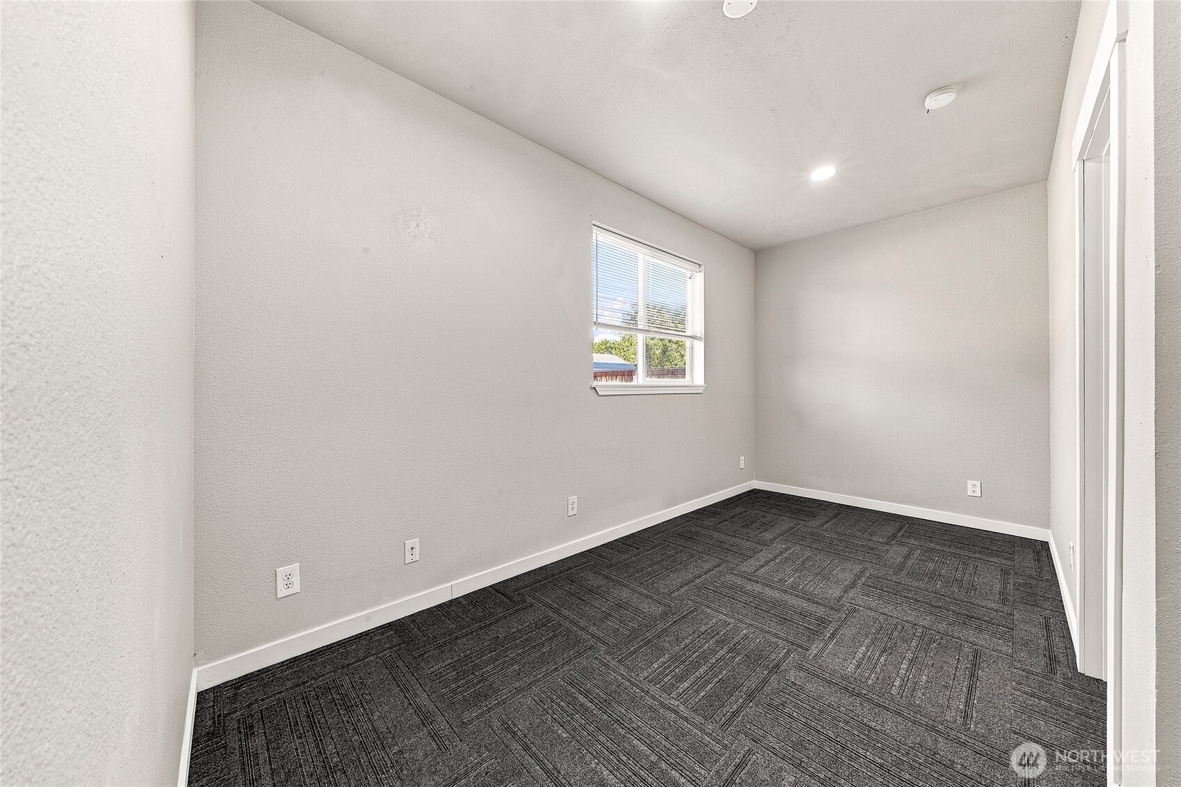 213 Phoenix Avenue Property Photo 26