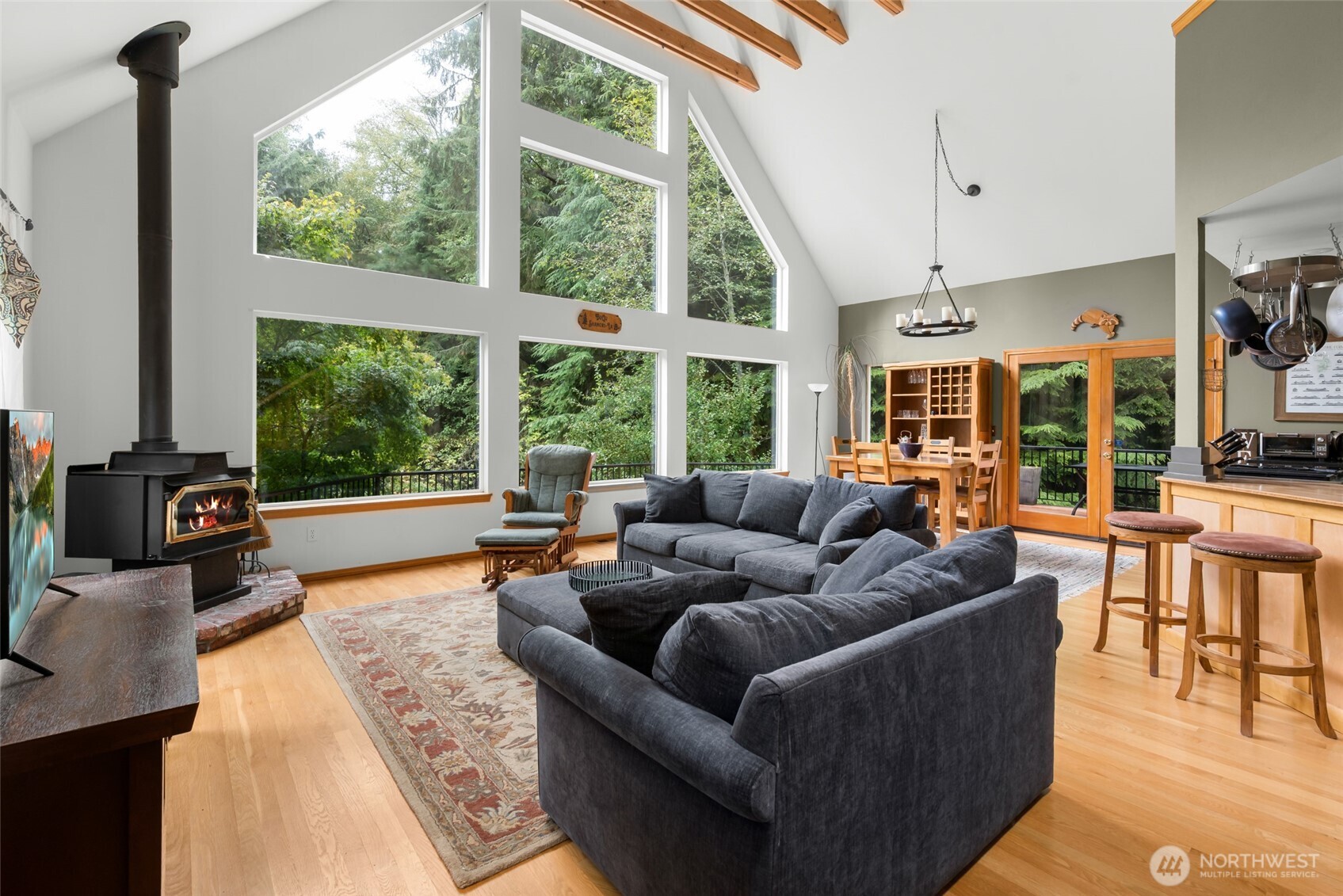 411 Puget Drive Property Photo 4