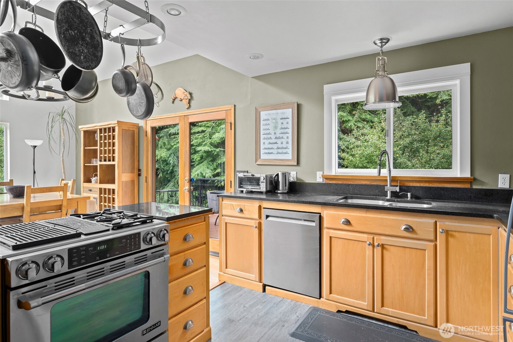 411 Puget Drive Property Photo 12