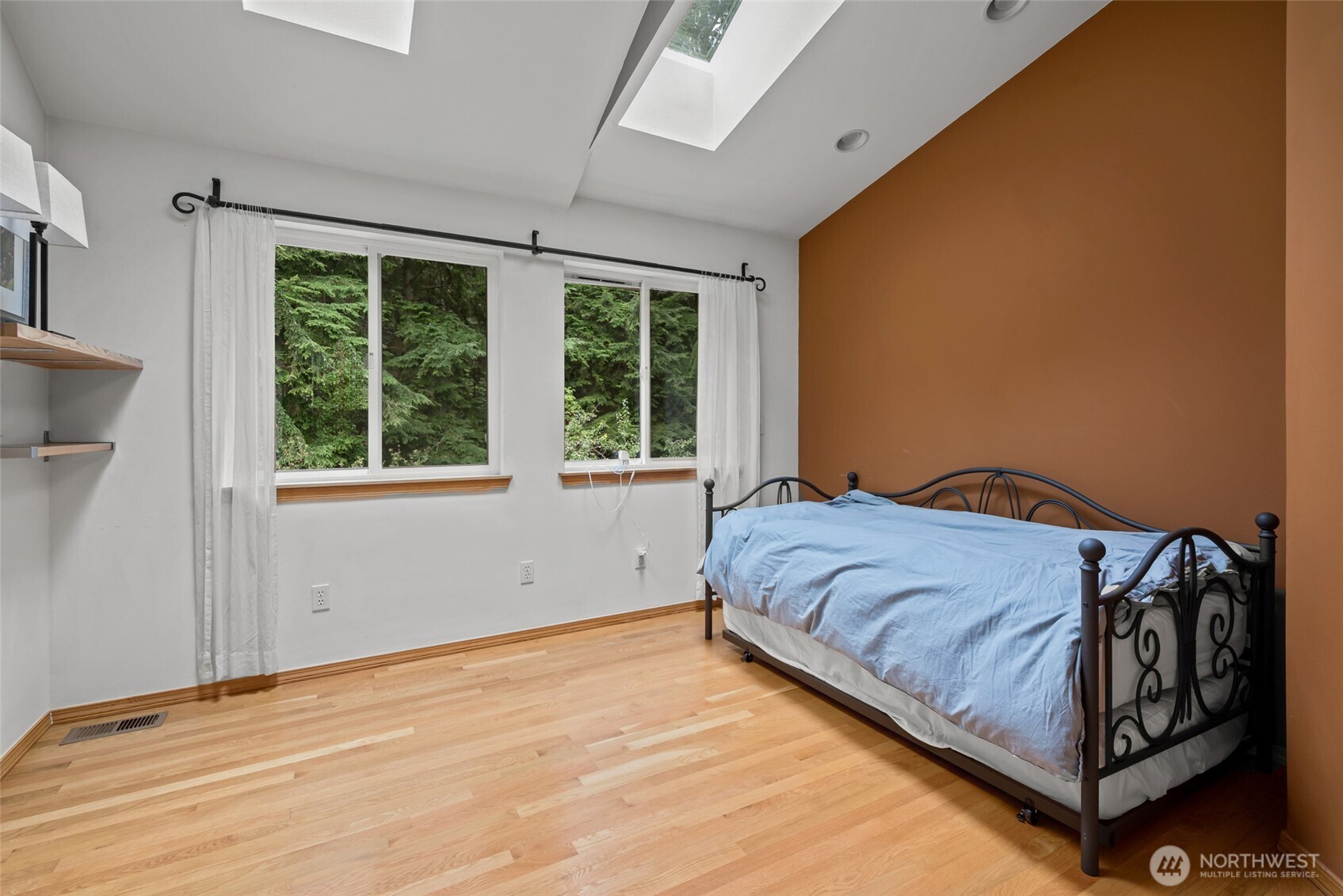 411 Puget Drive Property Photo 16