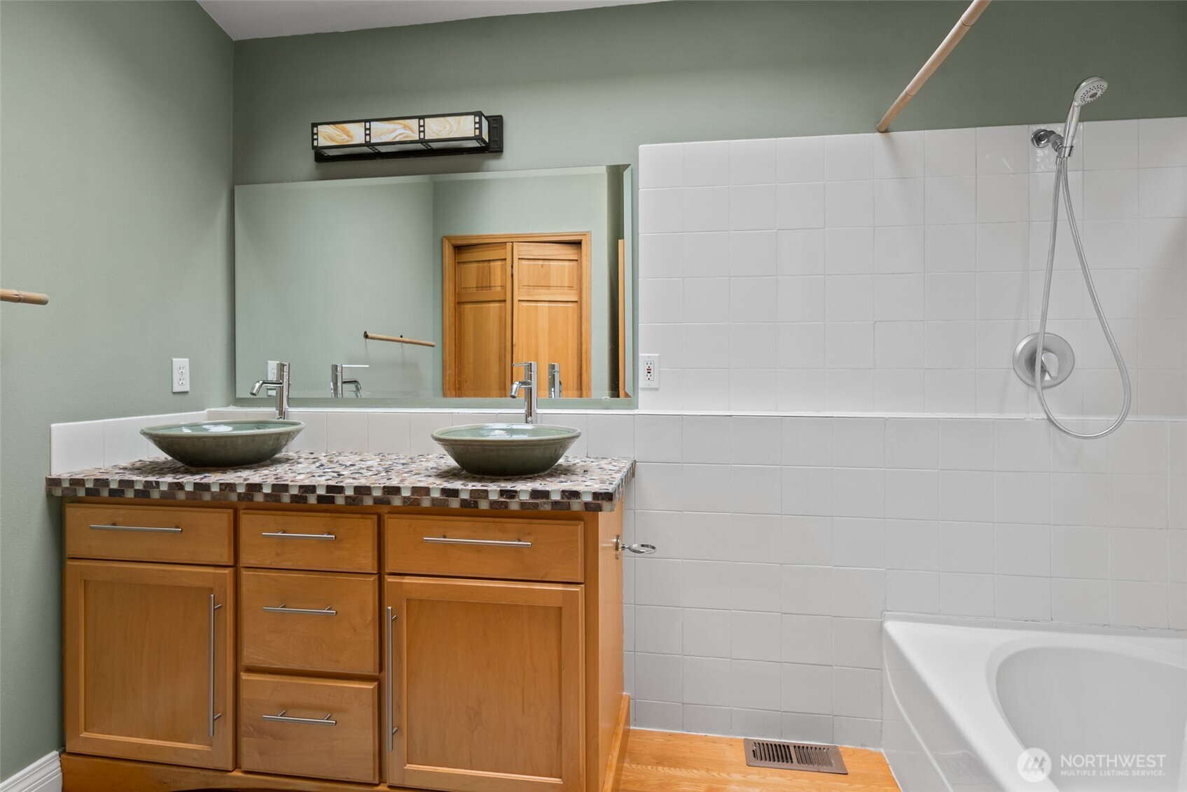 411 Puget Drive Property Photo 19