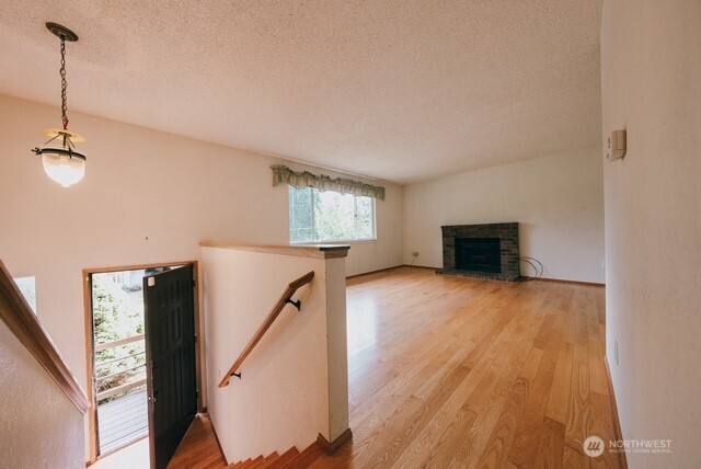 19311 59th Place Property Photo 2