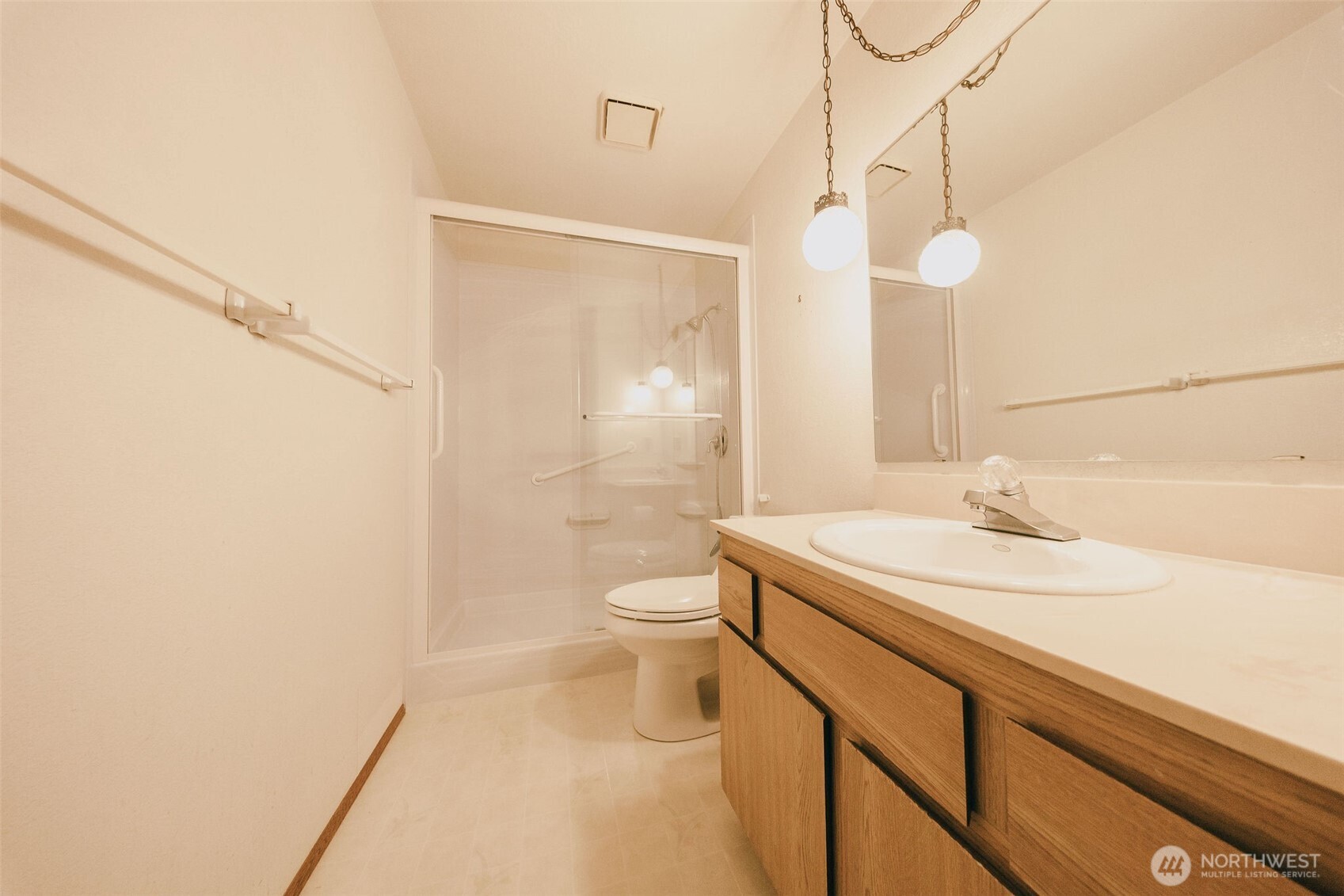 19311 59th Place Property Photo 9