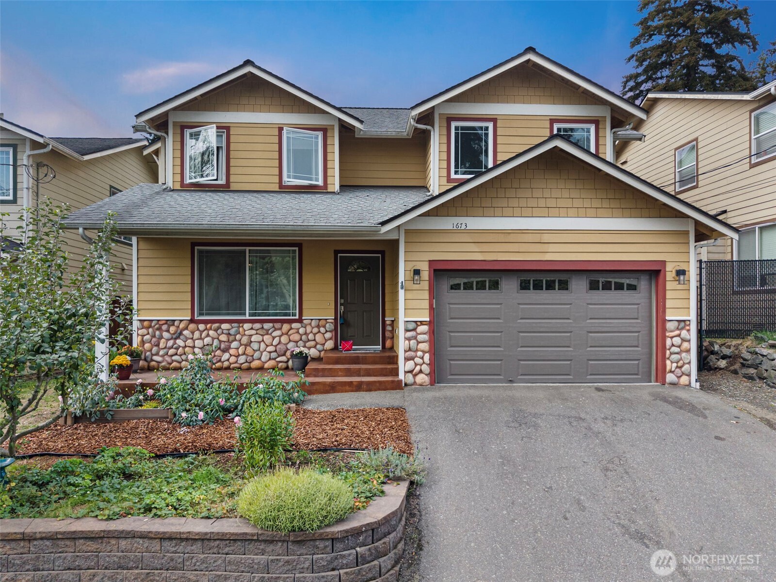 1673 Bayview Drive Property Photo 1