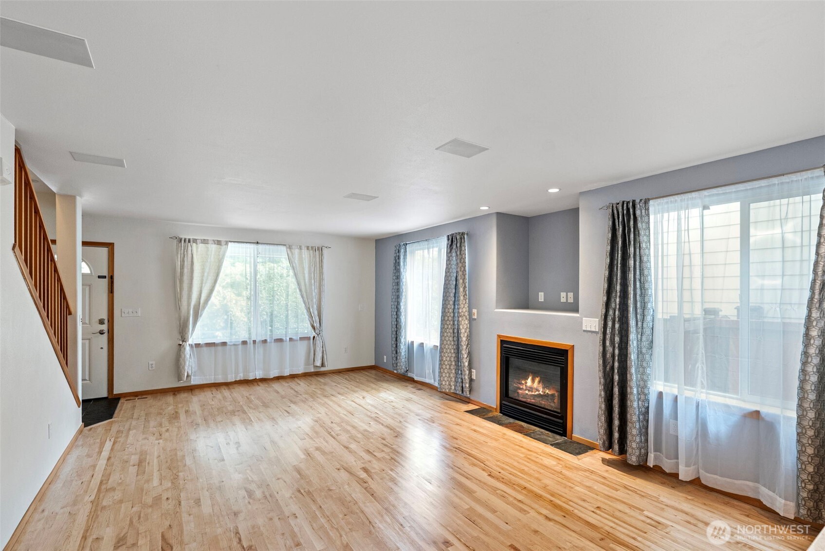 1673 Bayview Drive Property Photo 6