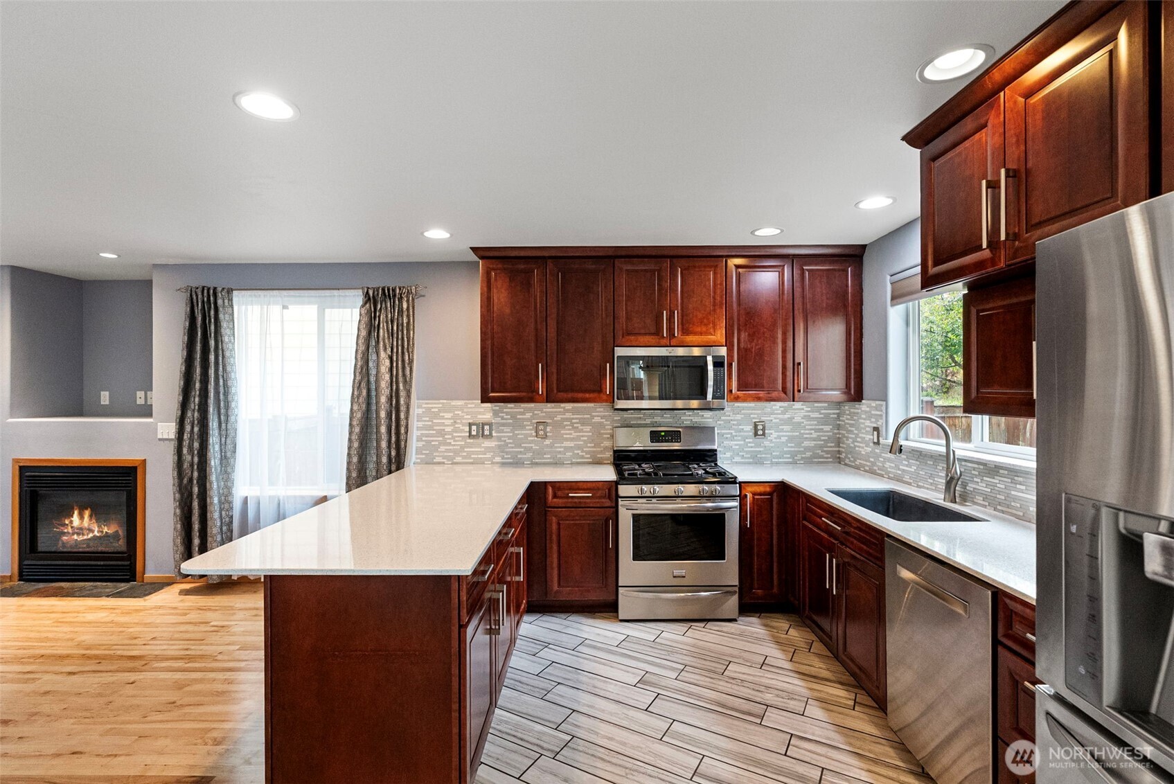 1673 Bayview Drive Property Photo 8