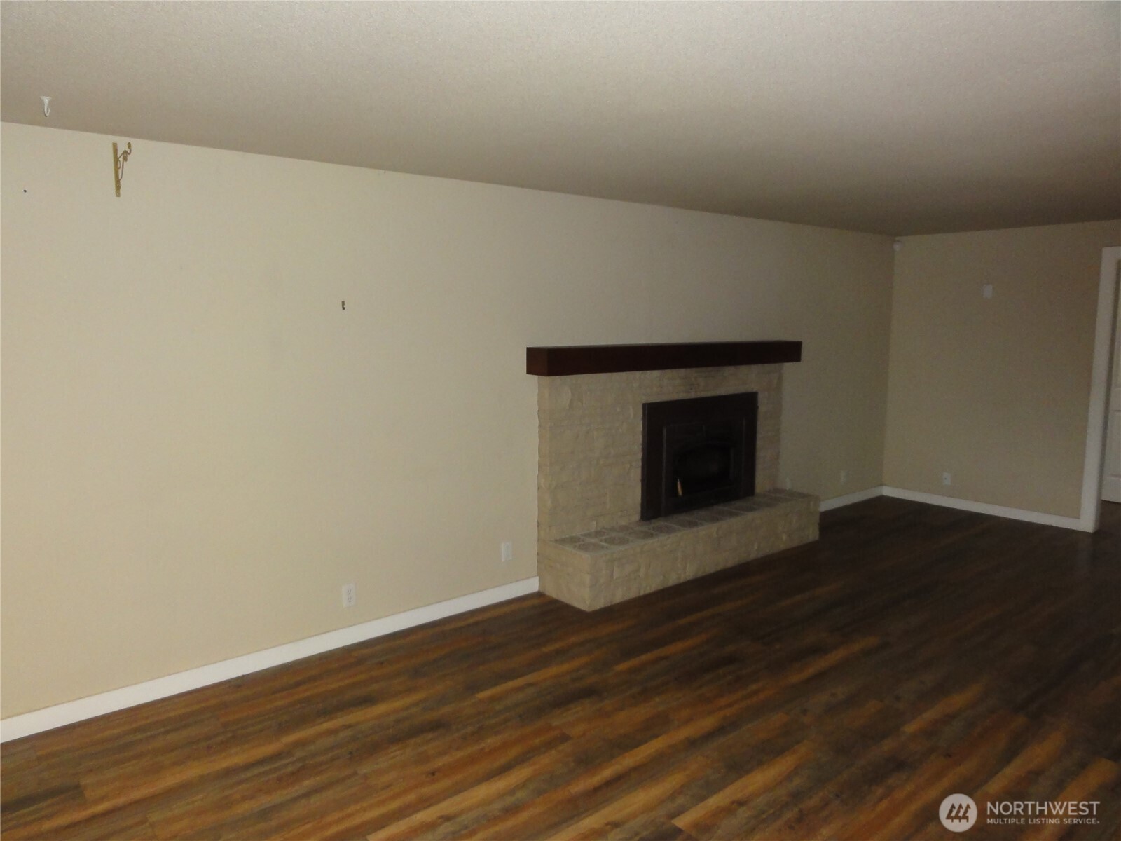 9916 Creviston Drive Property Photo 4
